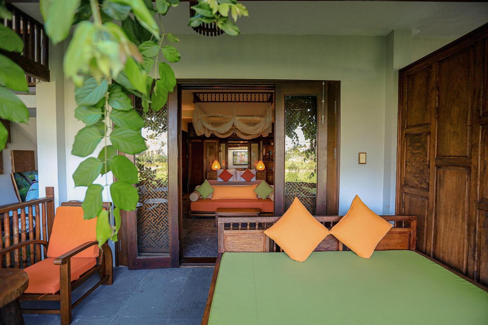 Hotel Chic - Retreat