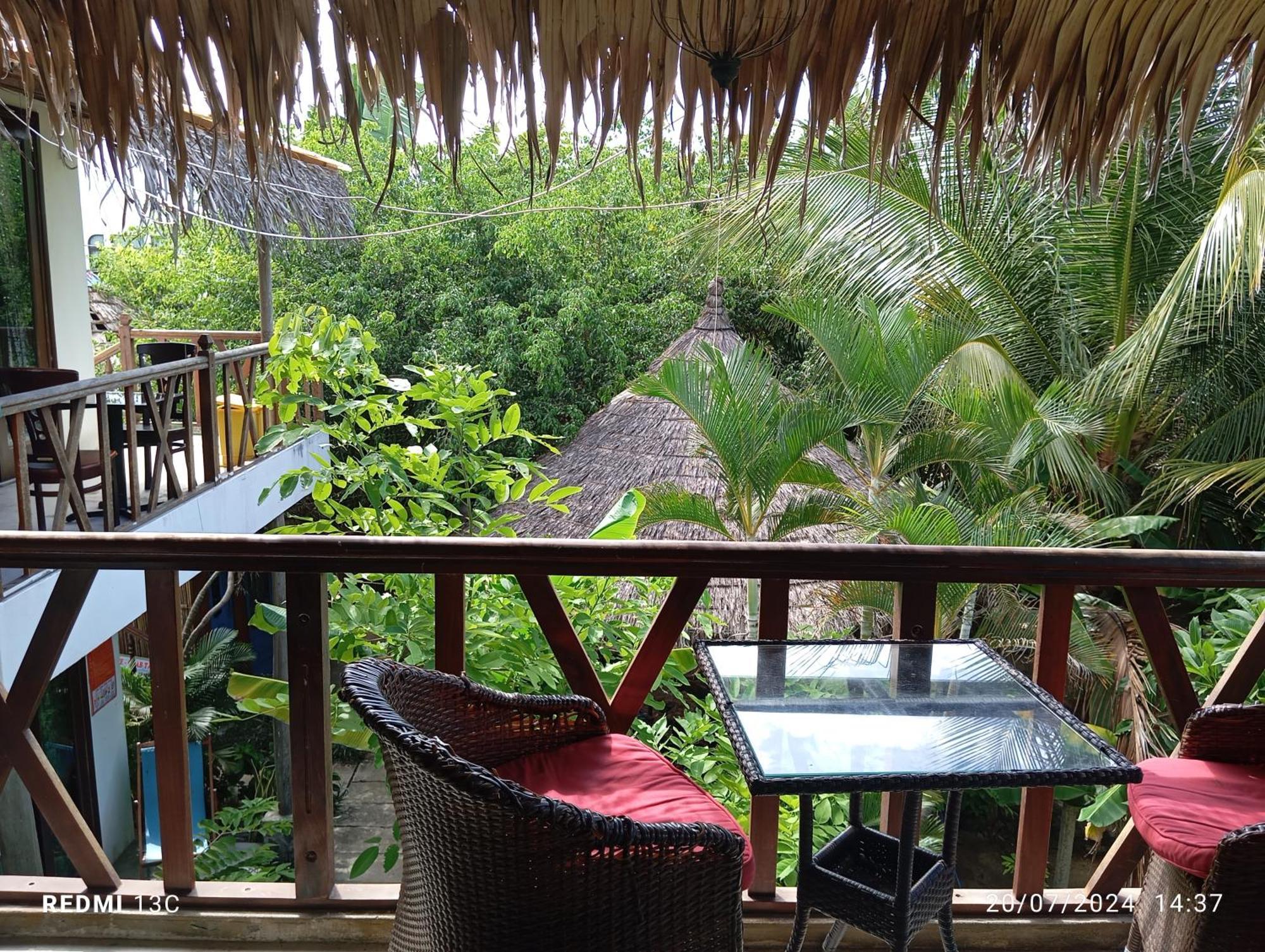 Homestay The Seaside And Bar *