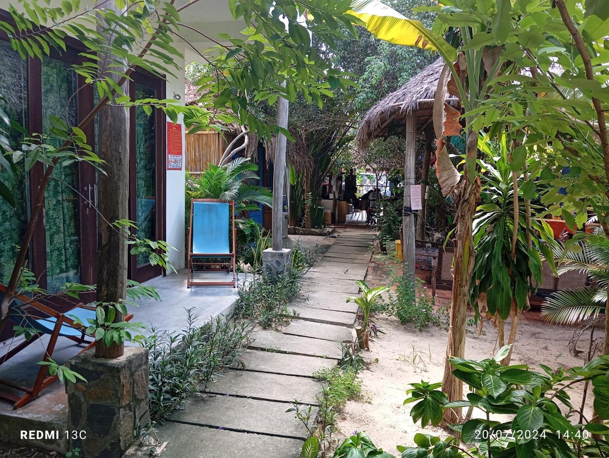 Homestay The Seaside And Bar Hoi An