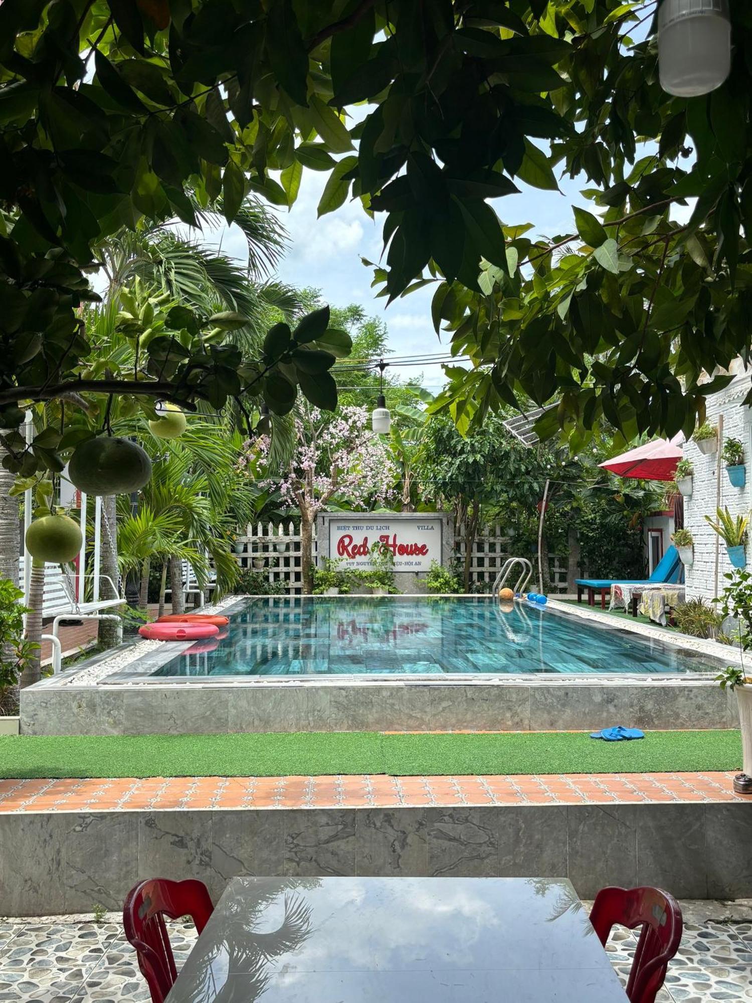 Red House - 2*