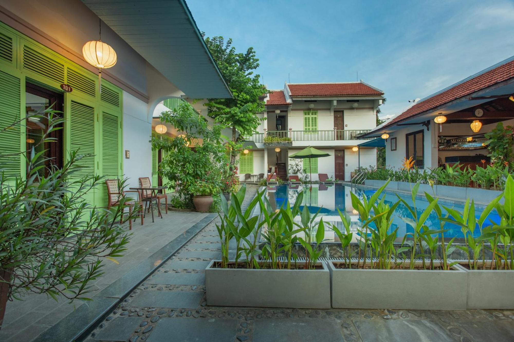 Villa Garden