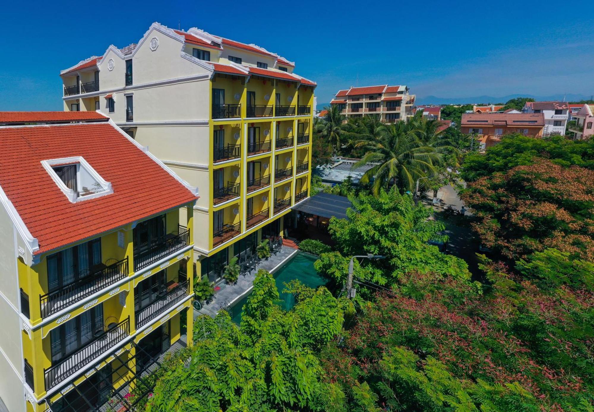 Rose Garden Hotel