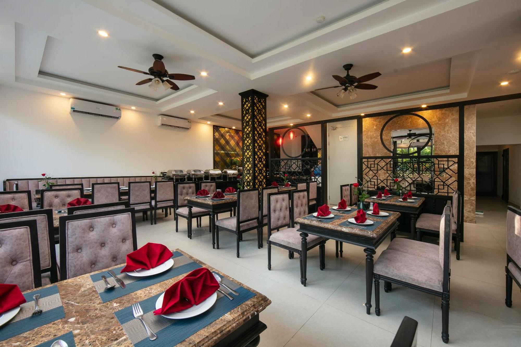 Hotel Rose Garden 3*