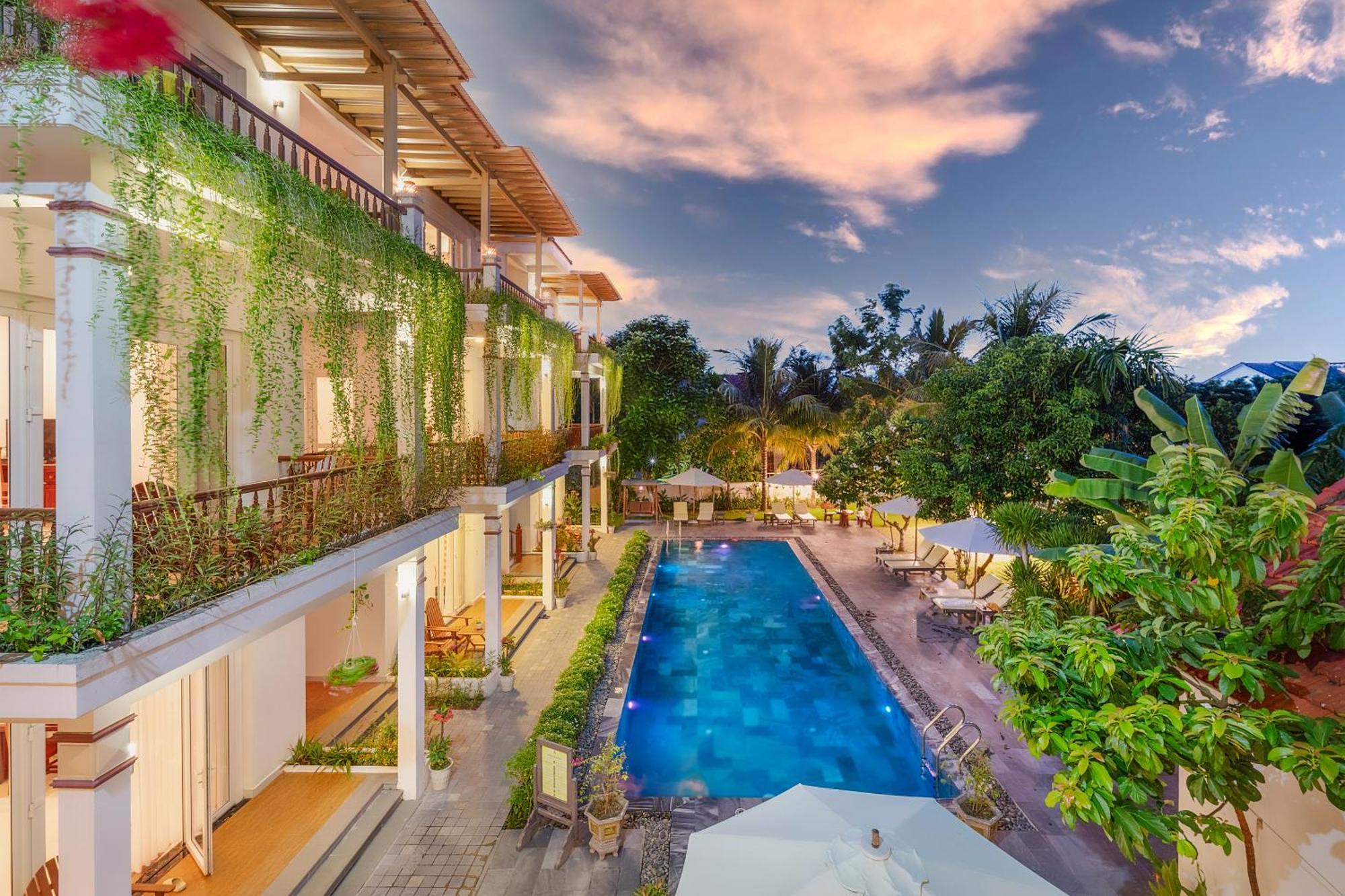 Palmy Villa *
