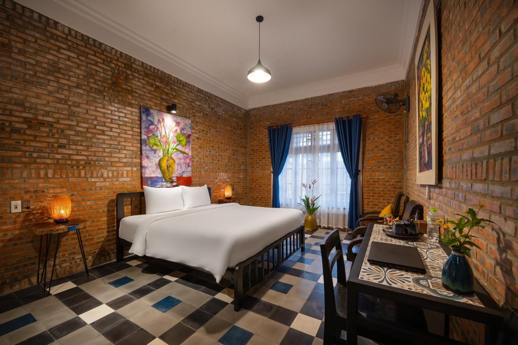 Calm House 3 Boutique 3* Hội An