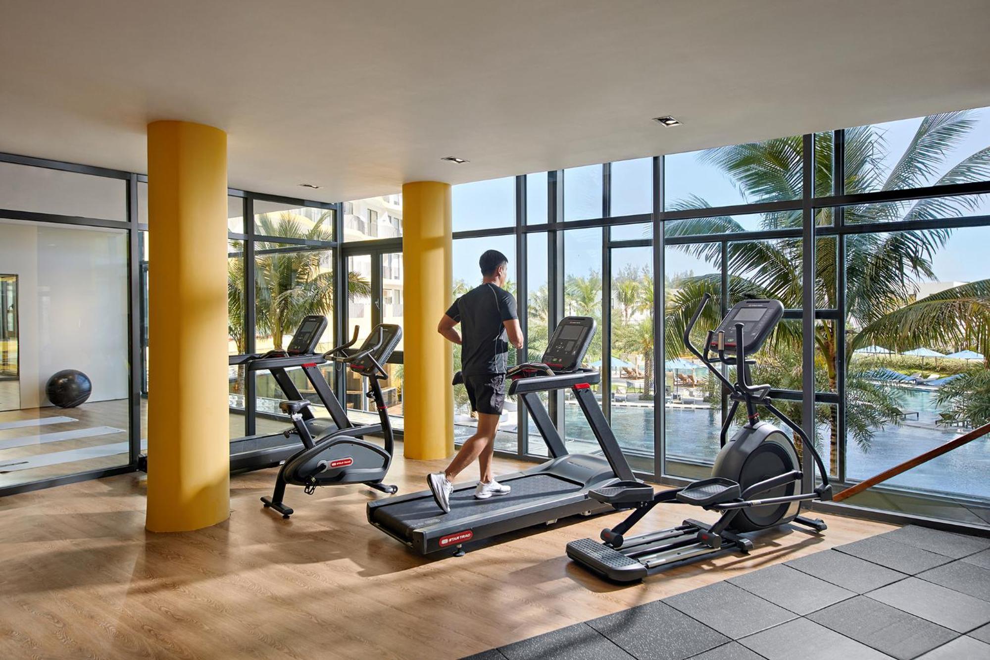 Wyndham Royal Beachfront & Resort