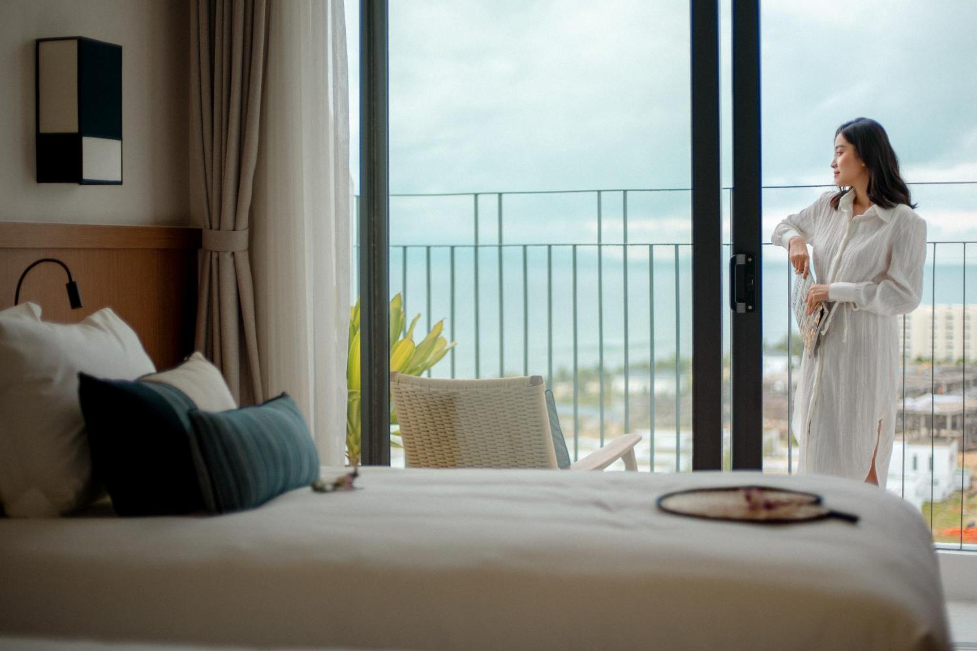Wyndham Royal Beachfront &