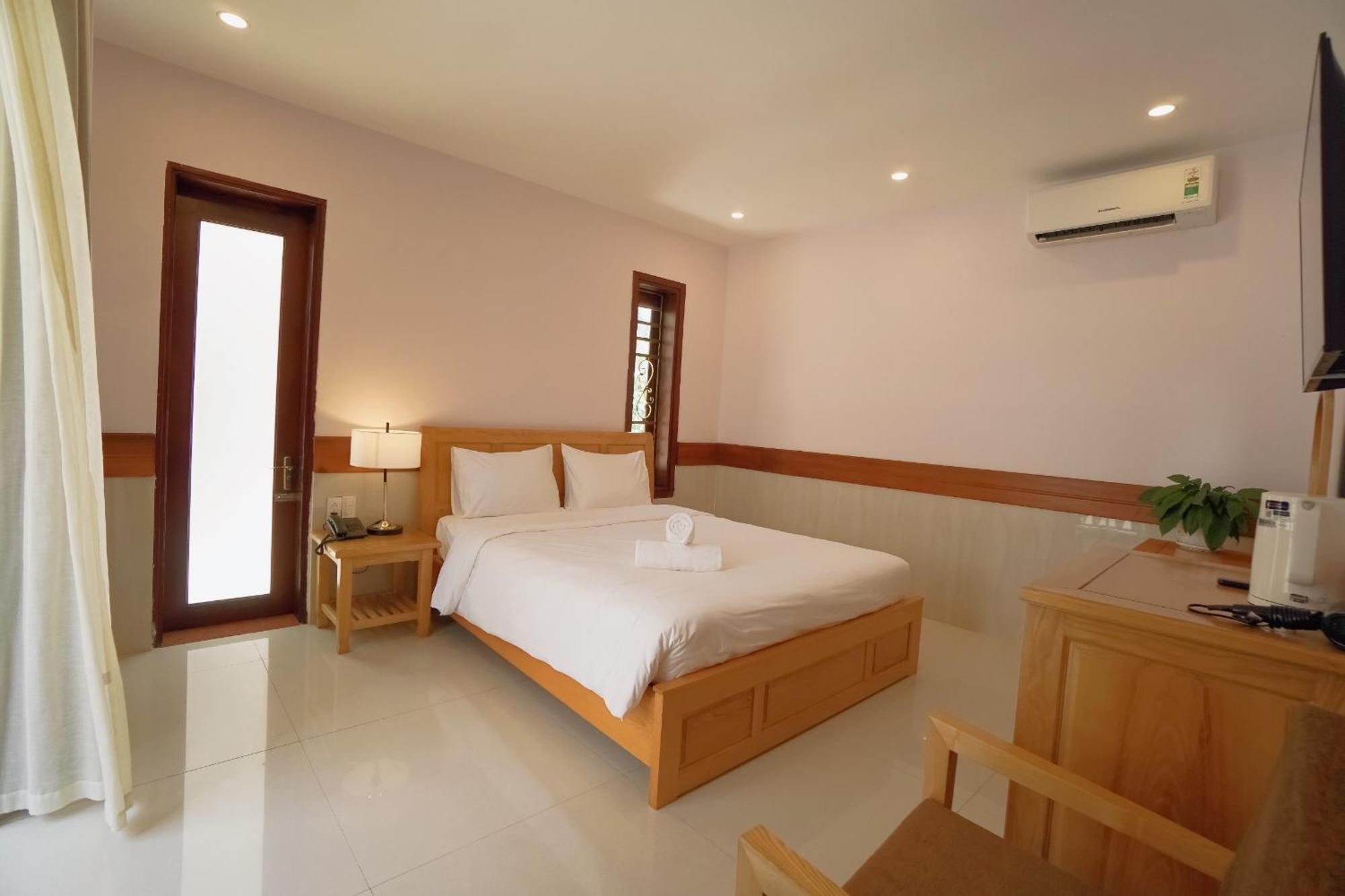 Ong Tam Tra Que Hotel