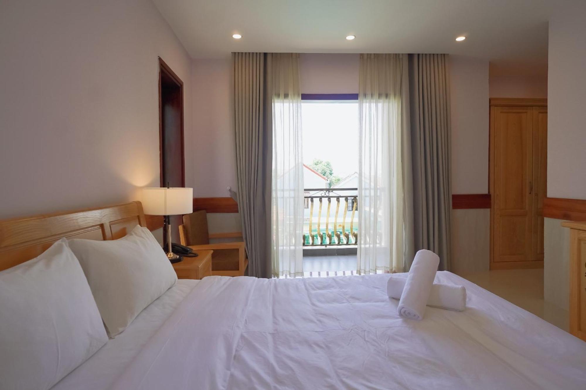 Hotel Ong Tam Tra Que *