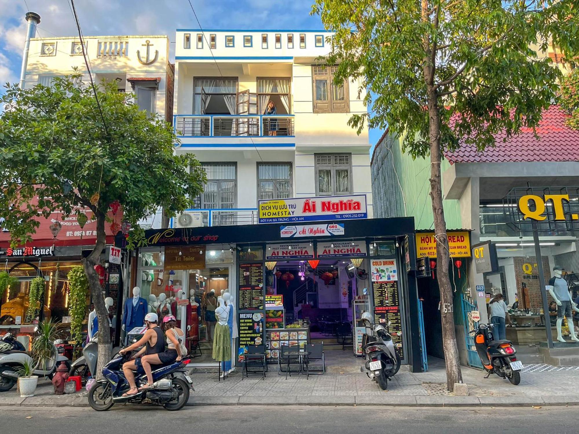Ai Nghia - Banh Mi Hoi An