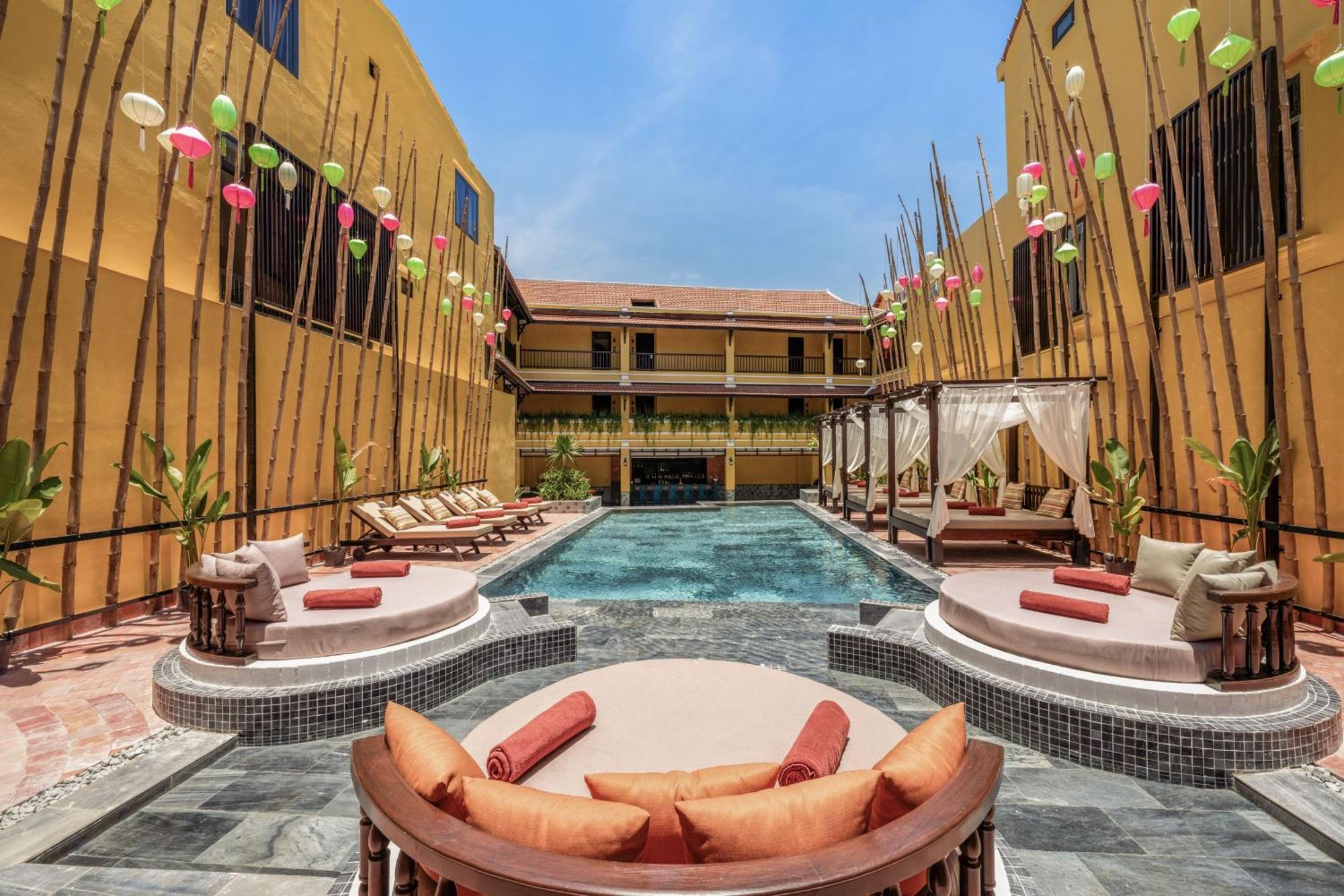 The Signature Hotel 5*