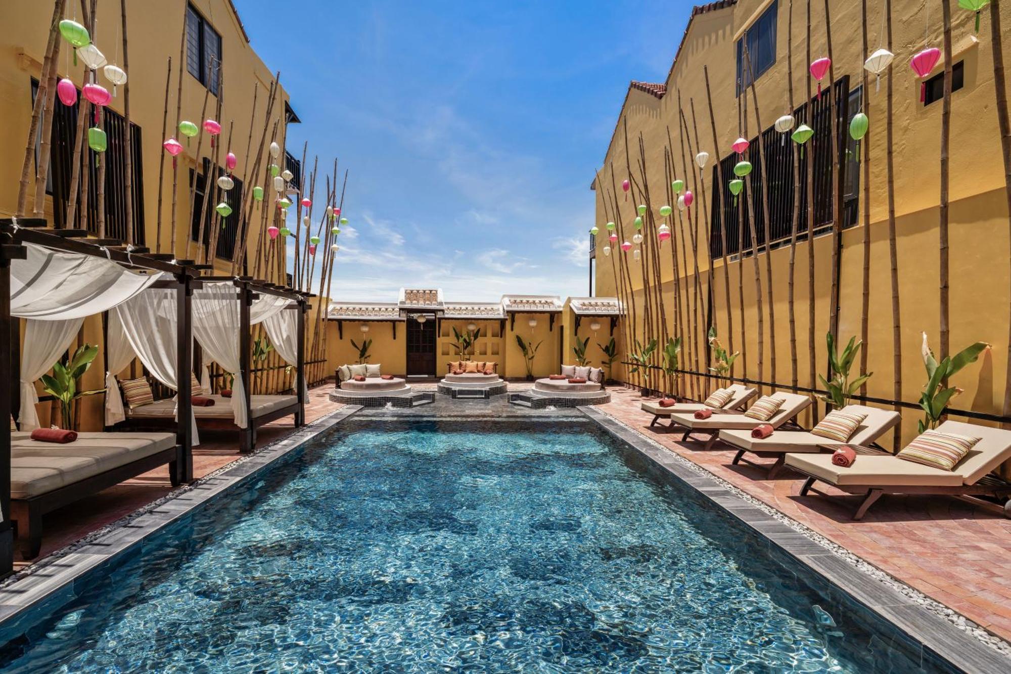 The Signature Hotel 5*