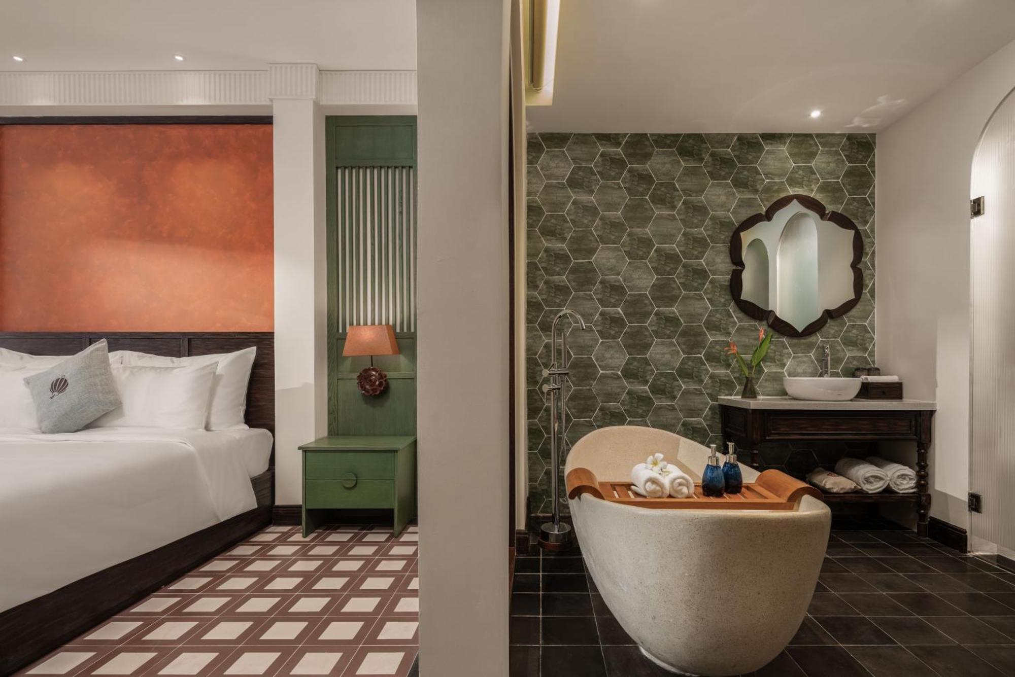 Hotel The Signature Hoi An