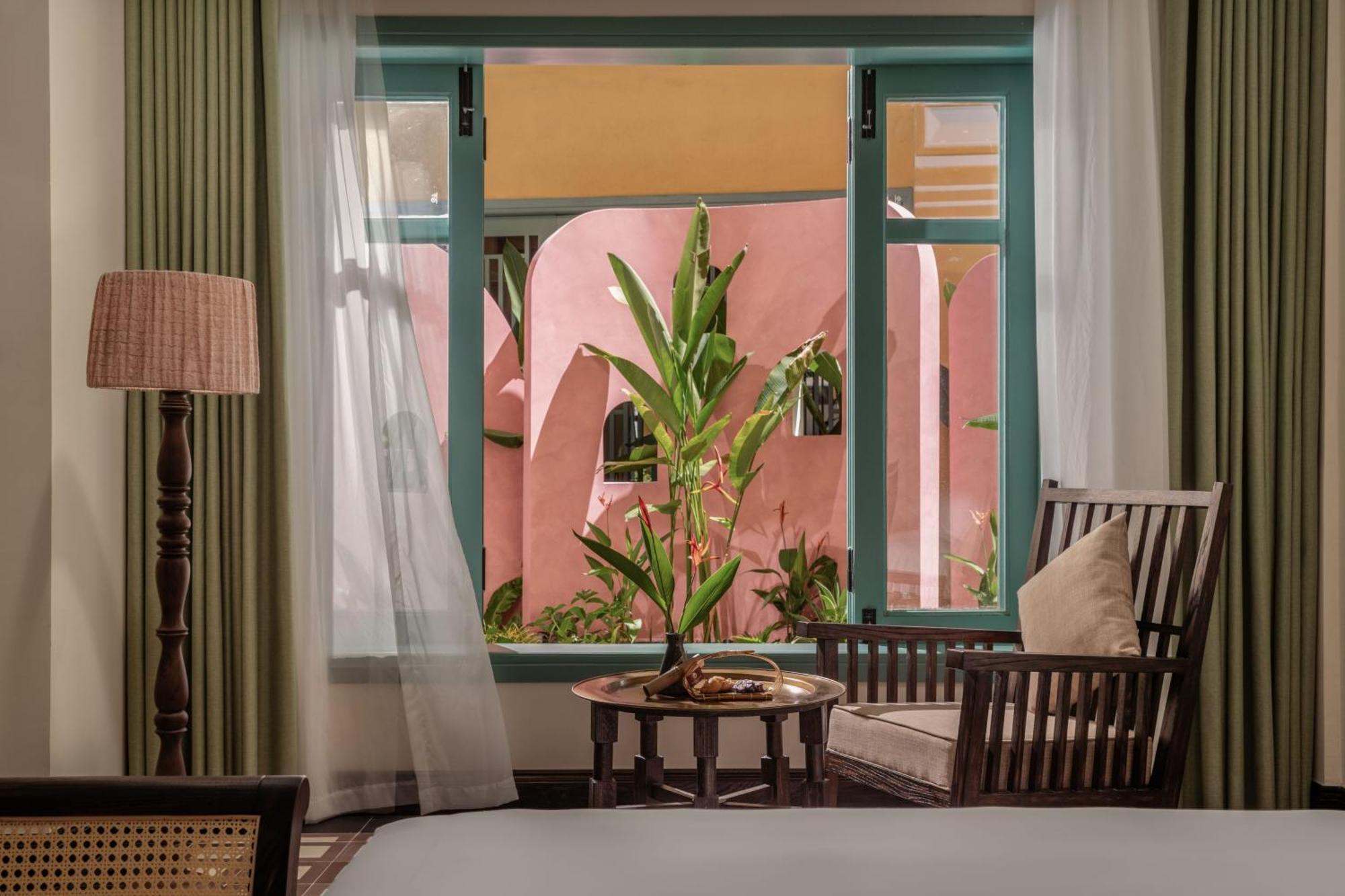 The Signature Hotel 5*