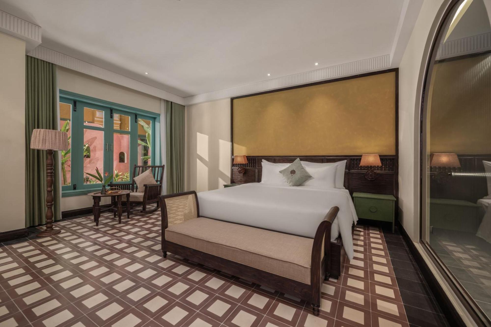 Hotel The Signature 5*