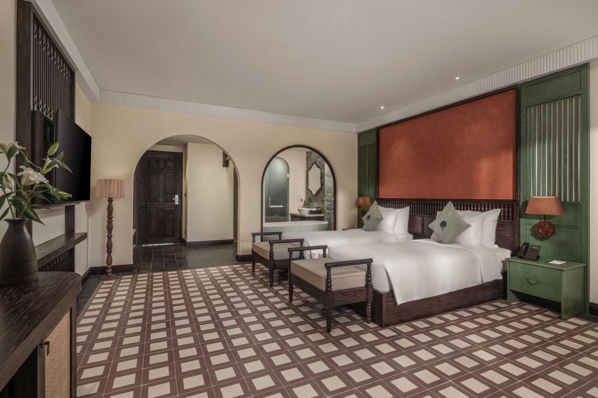 The Signature Hotel Hoi An