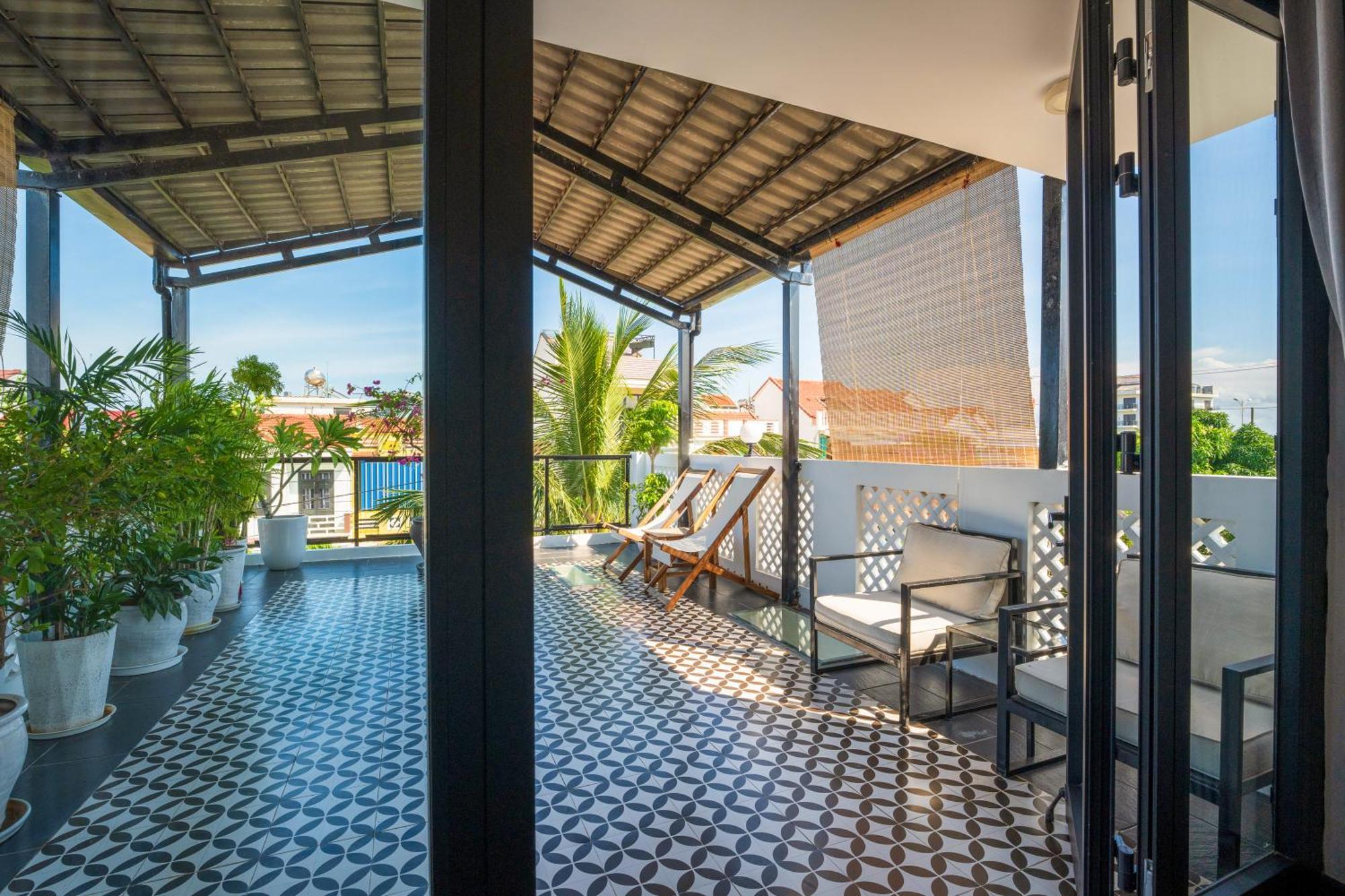 Shadyside * Hoi An
