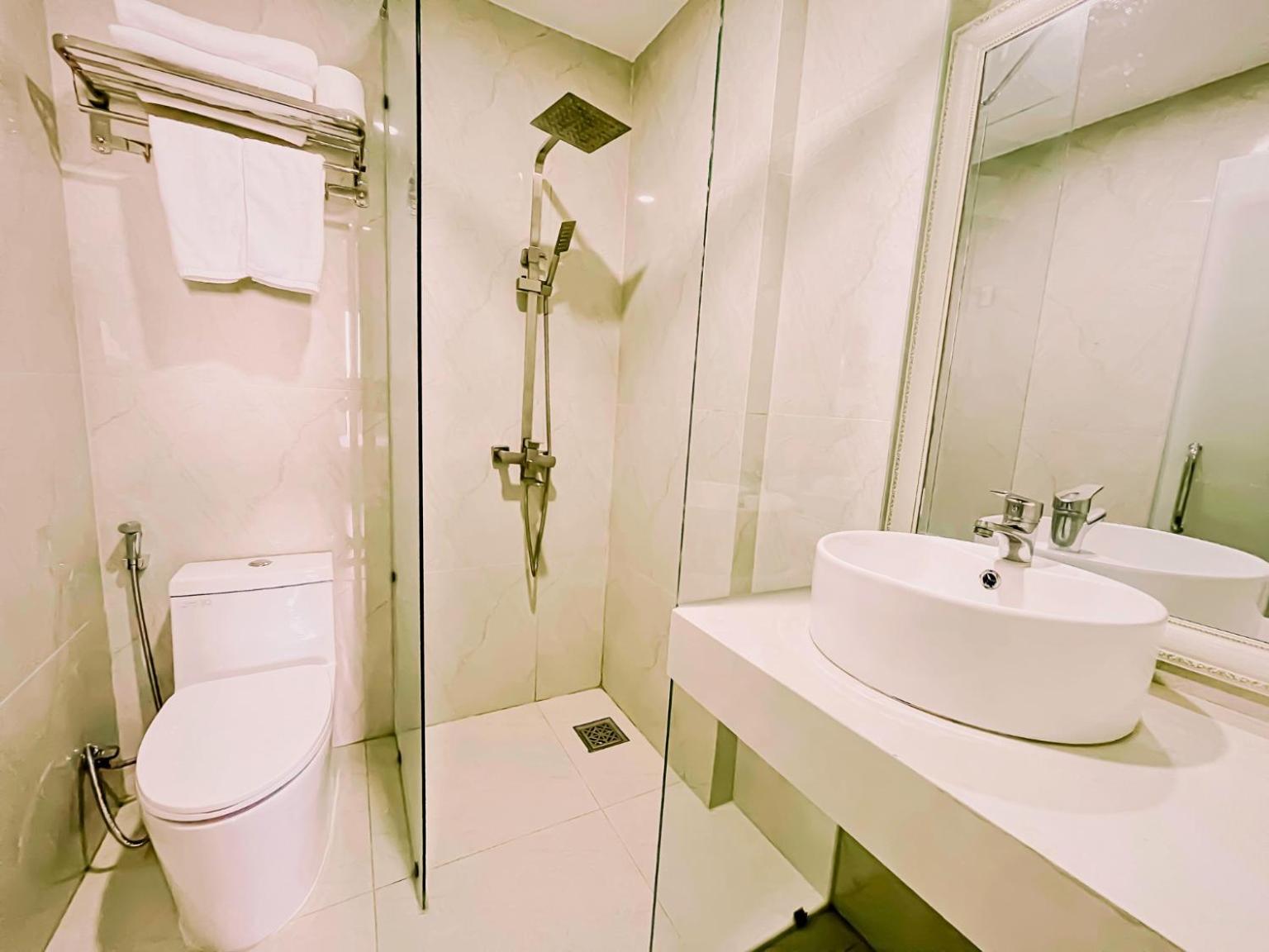 Apartment Ho Khach San Ngoai O - Phuong Nam 1 & *