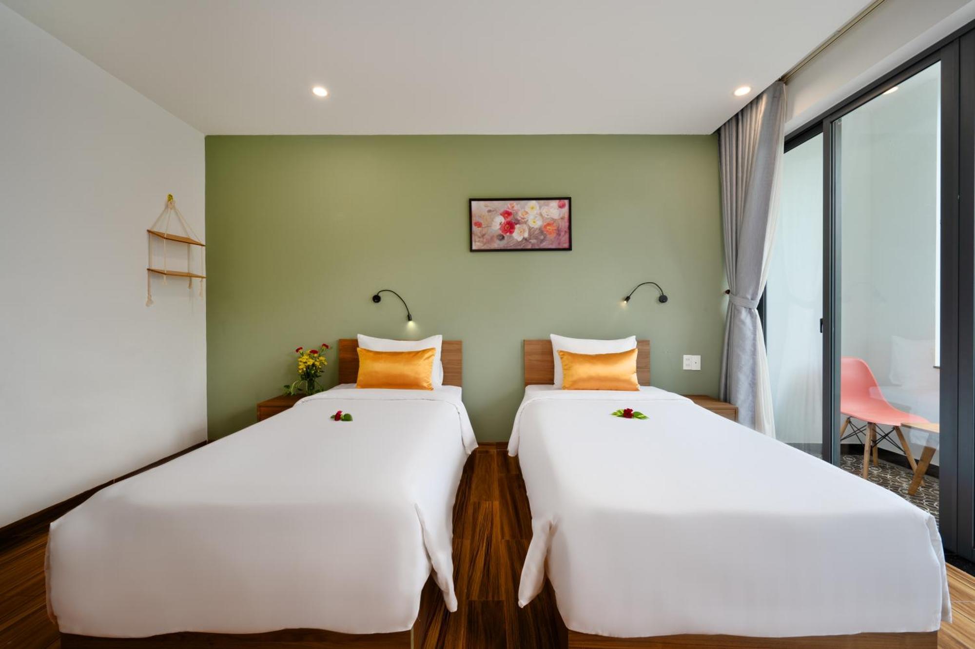 January Hotel *