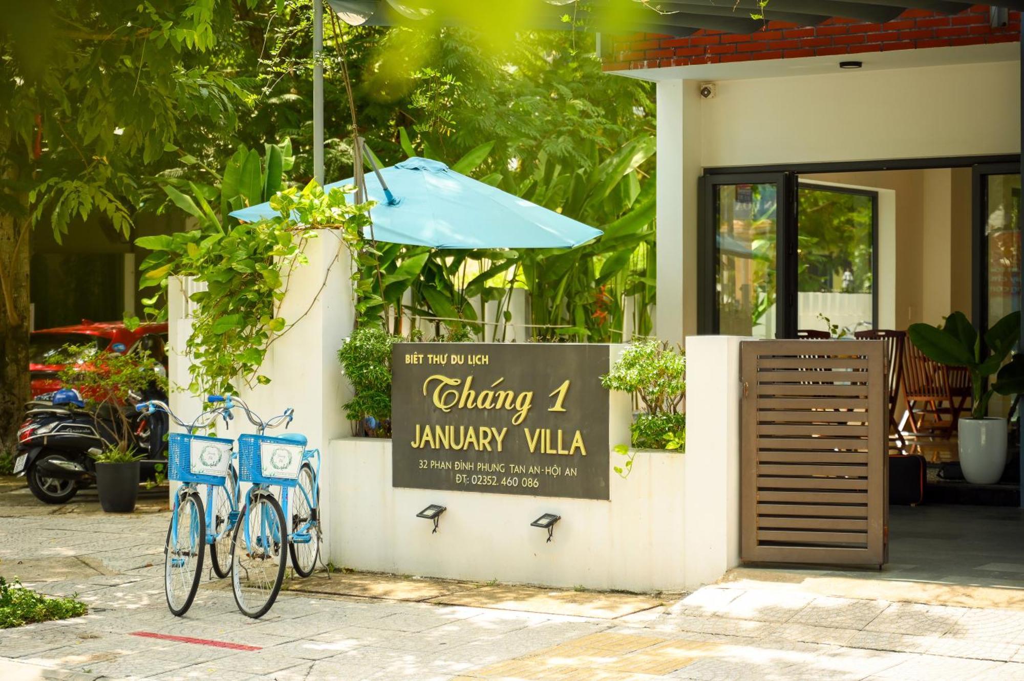 Hotel January *