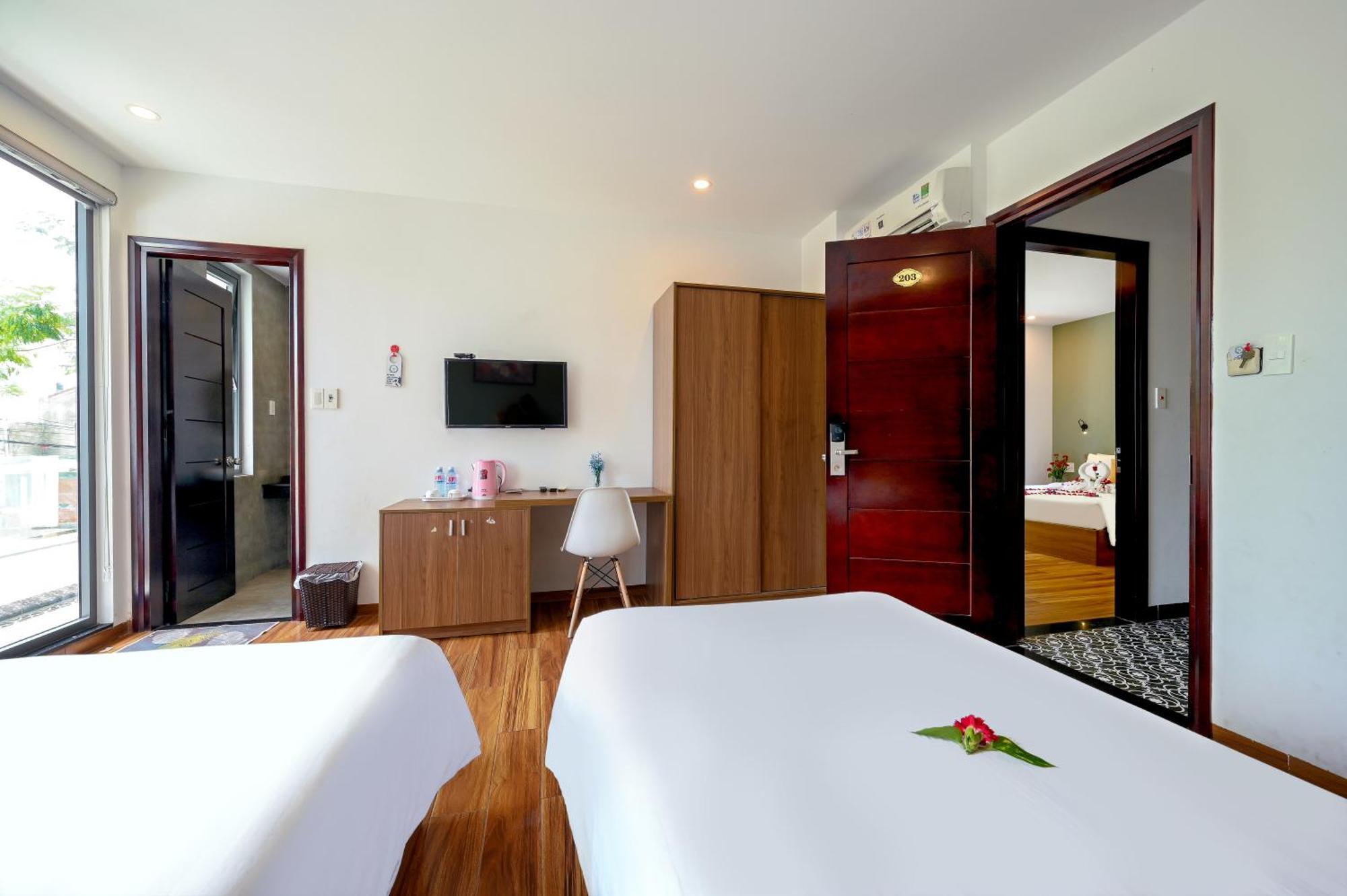 Hotel January *