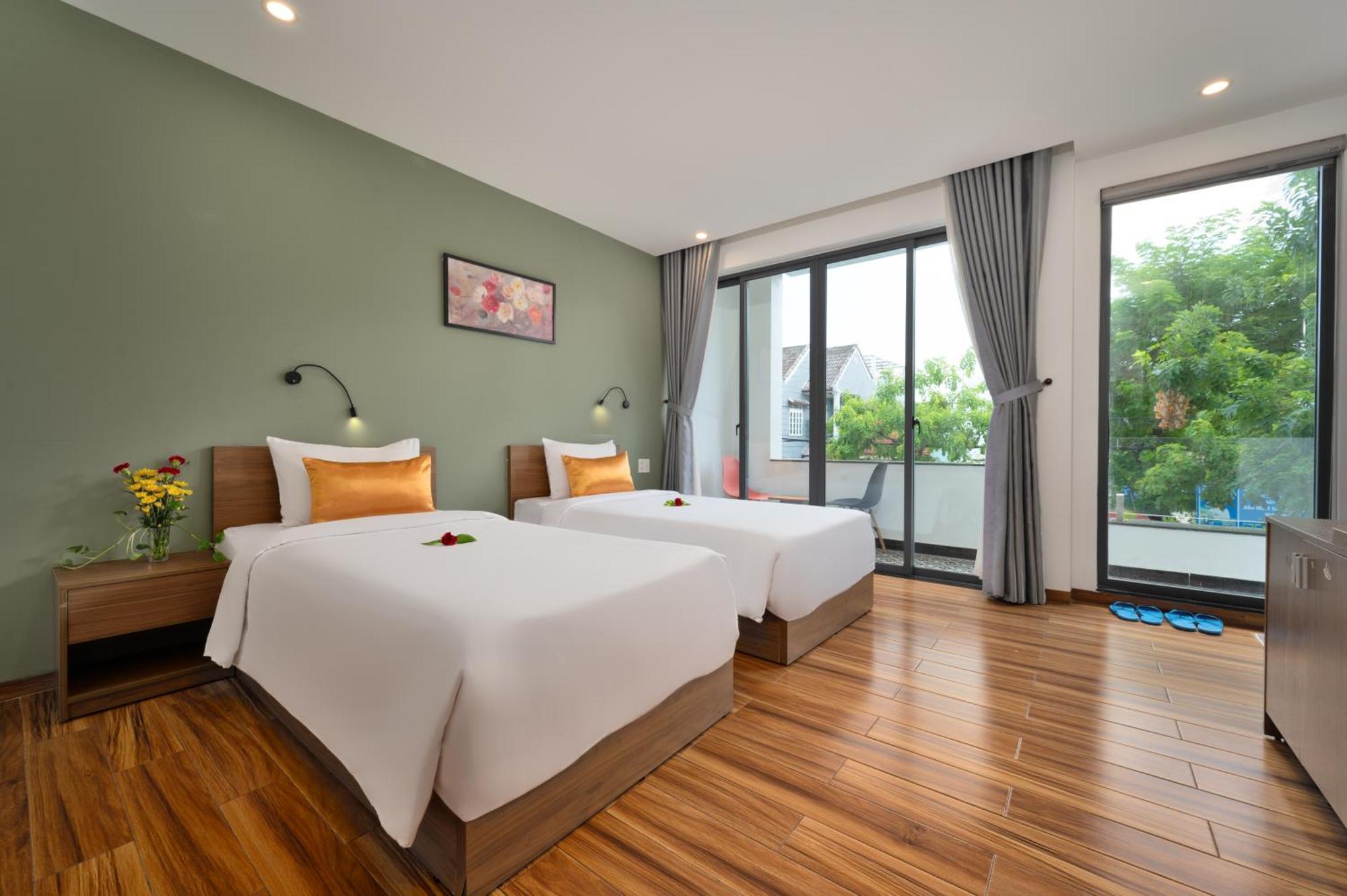 January Hotel *