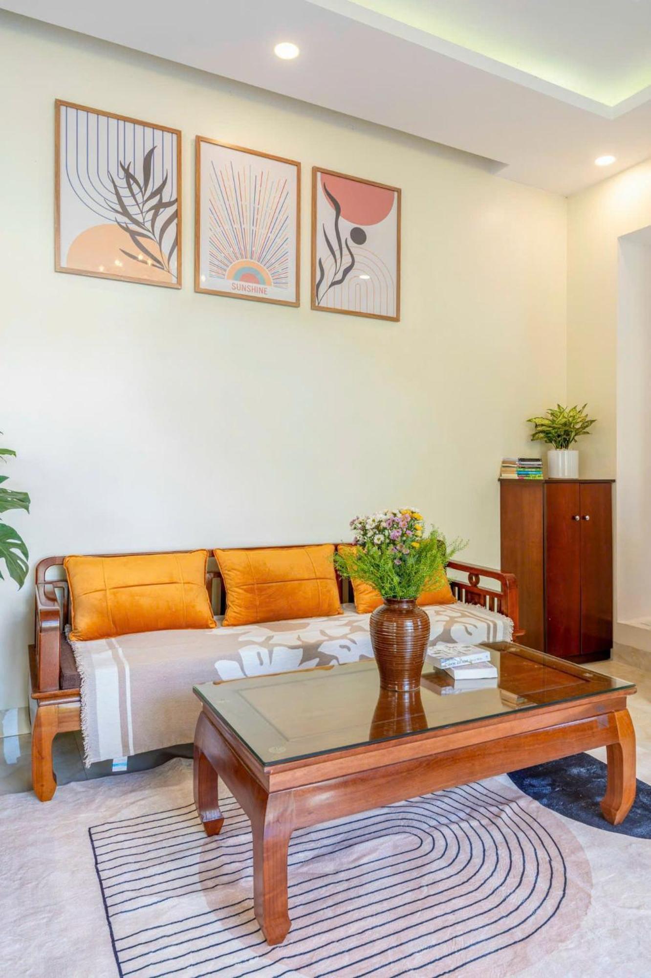 The Sunshine Villa *