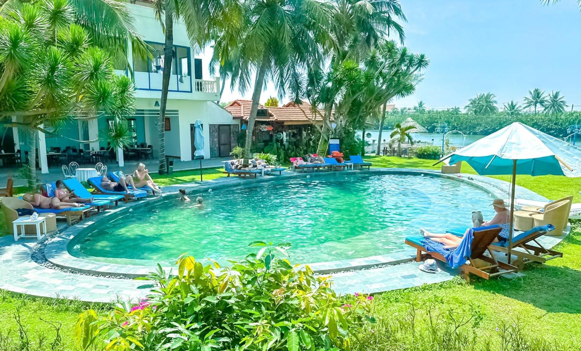 River & Residences