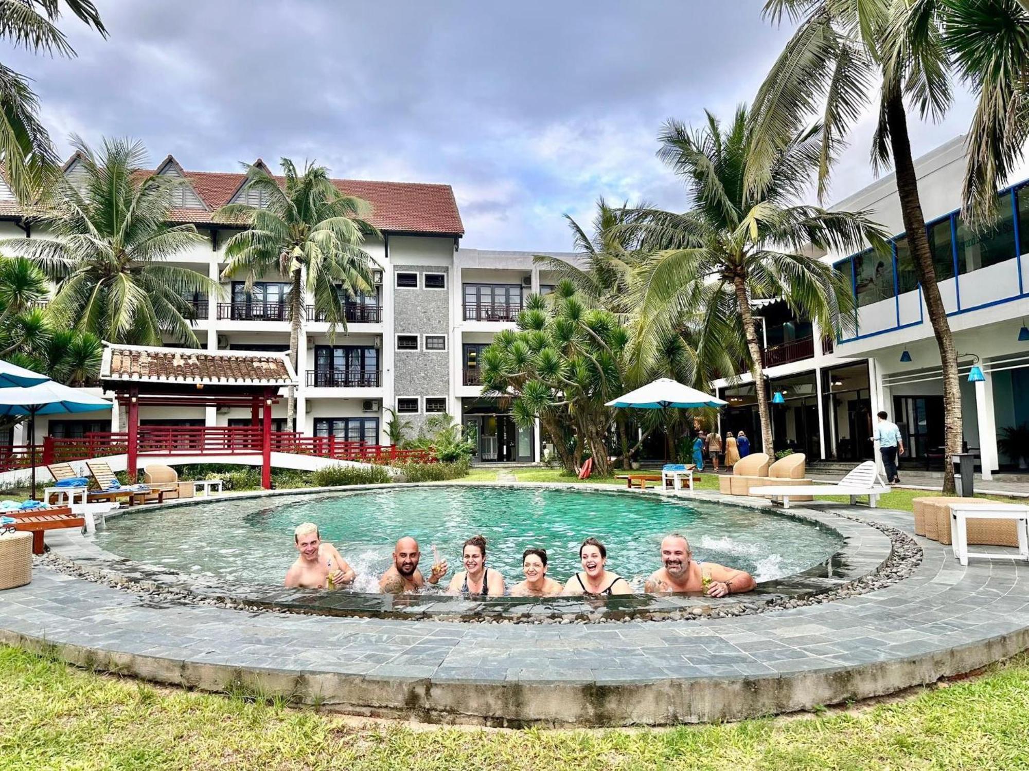 River & Residences