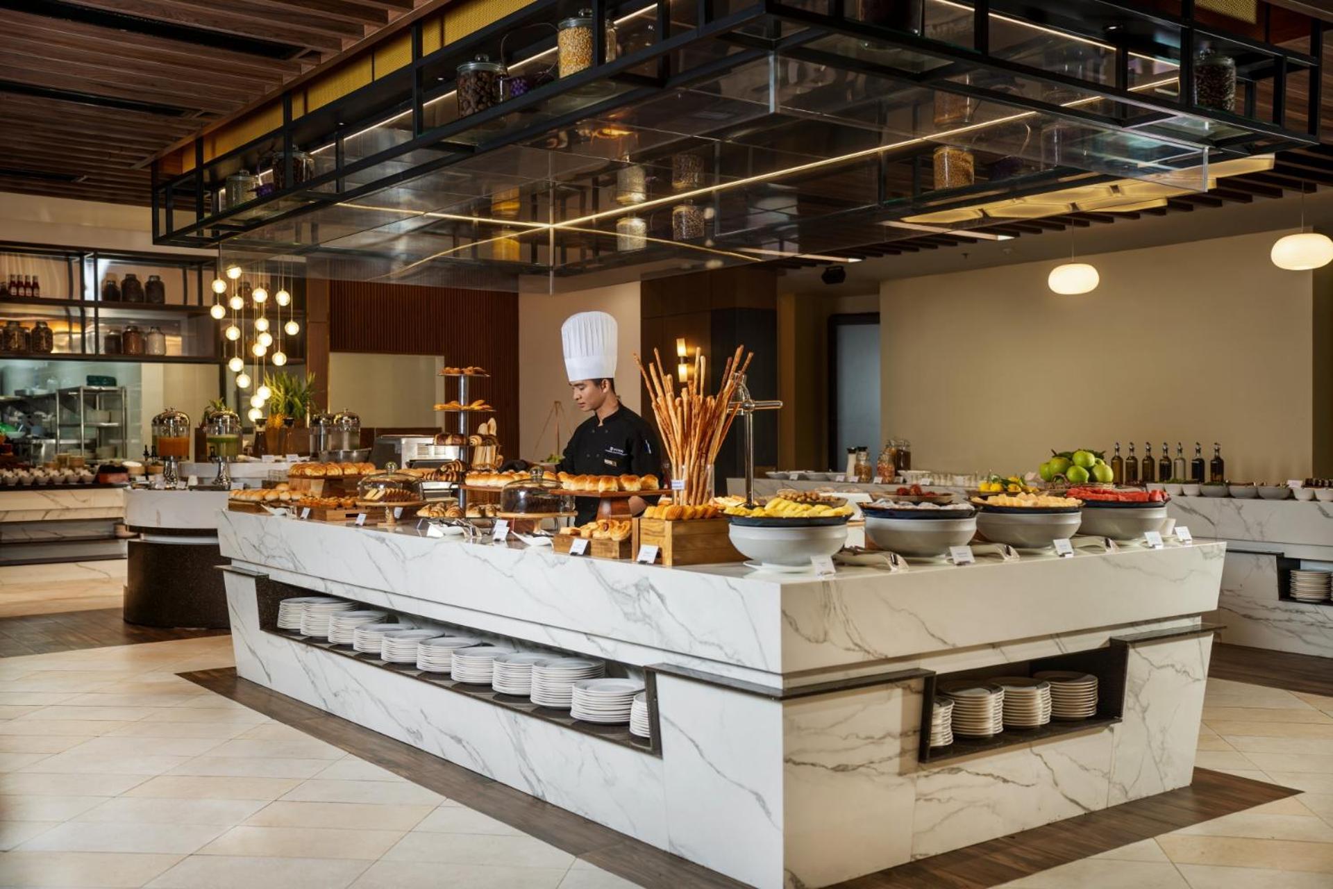 Resort Wyndham Royal Beachfront &