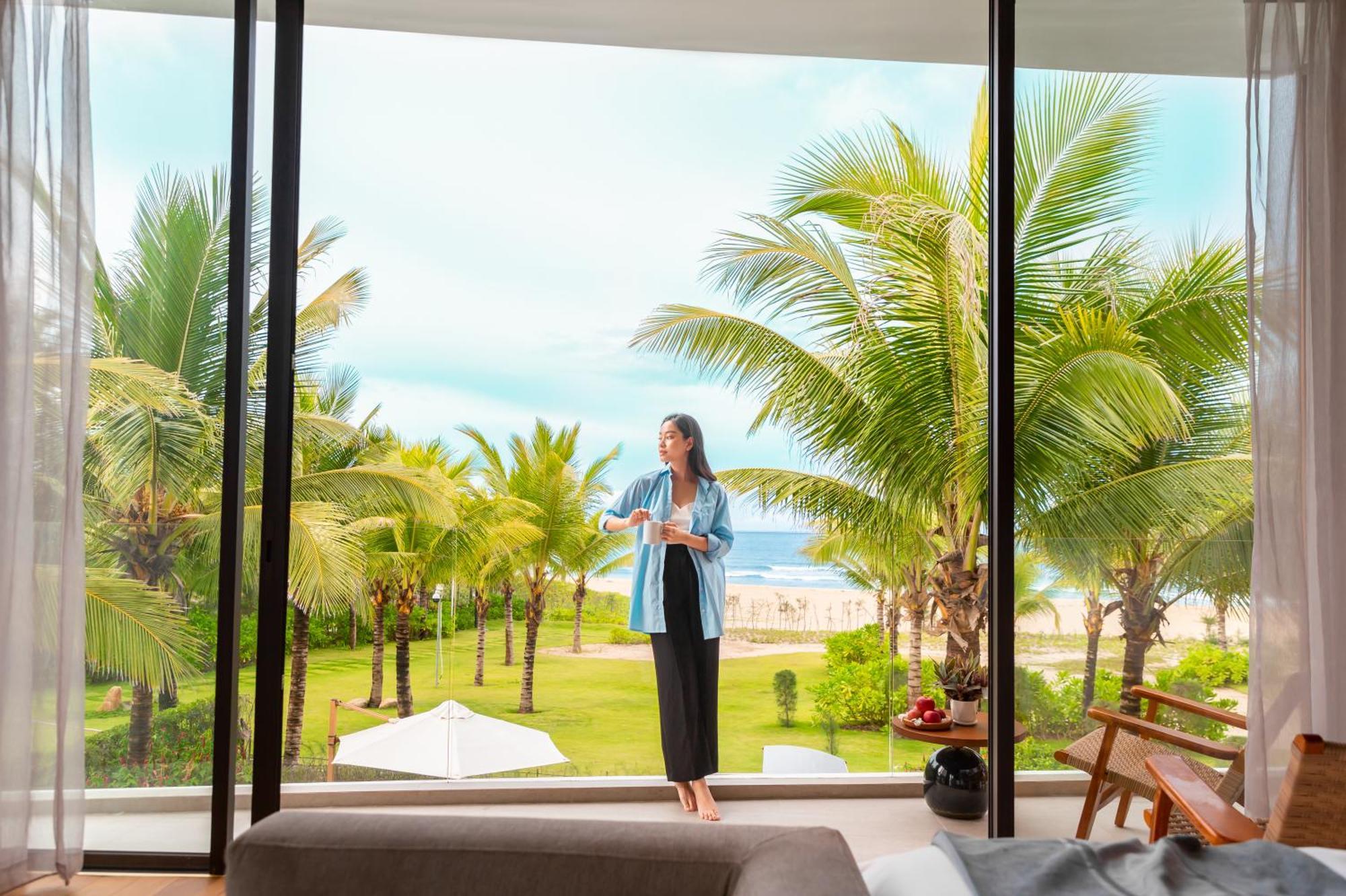 Resort Wyndham Royal Beachfront & Hoi An