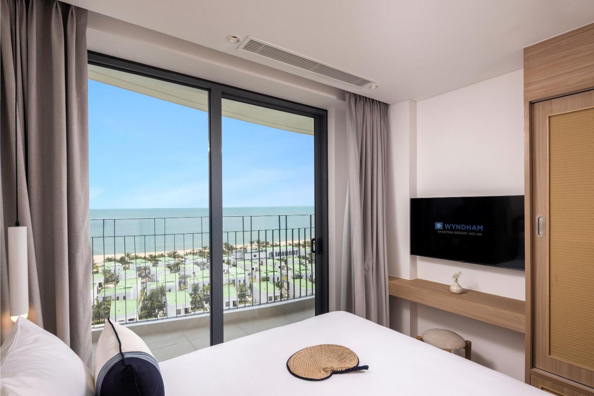 Resort Wyndham Royal Beachfront &