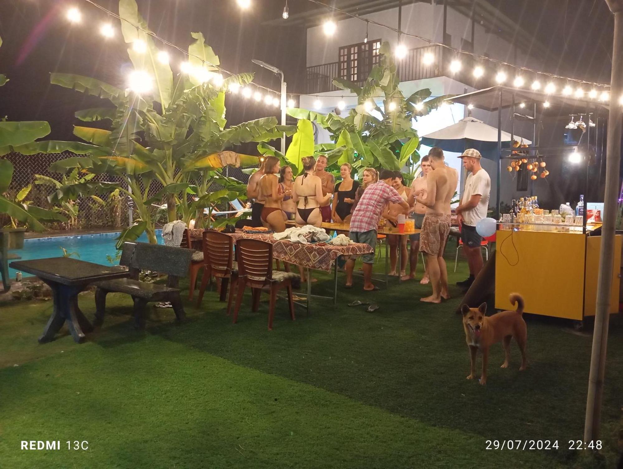 The Seaside And Bar Homestay