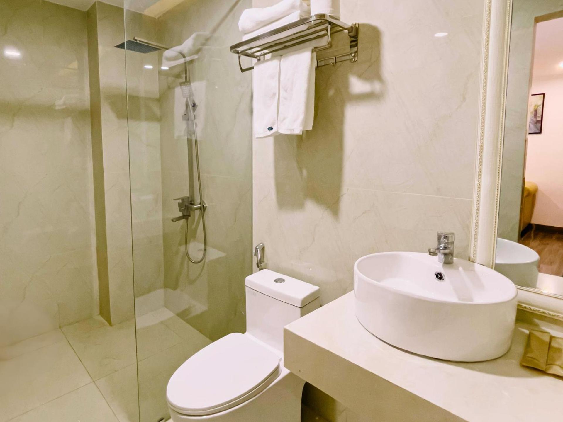 Apartment Ho Khach San Ngoai O - Phuong Nam 1 & *