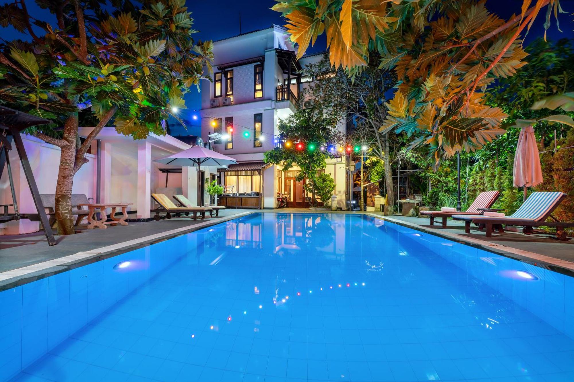 The 6brs By Class6 * Hoi An