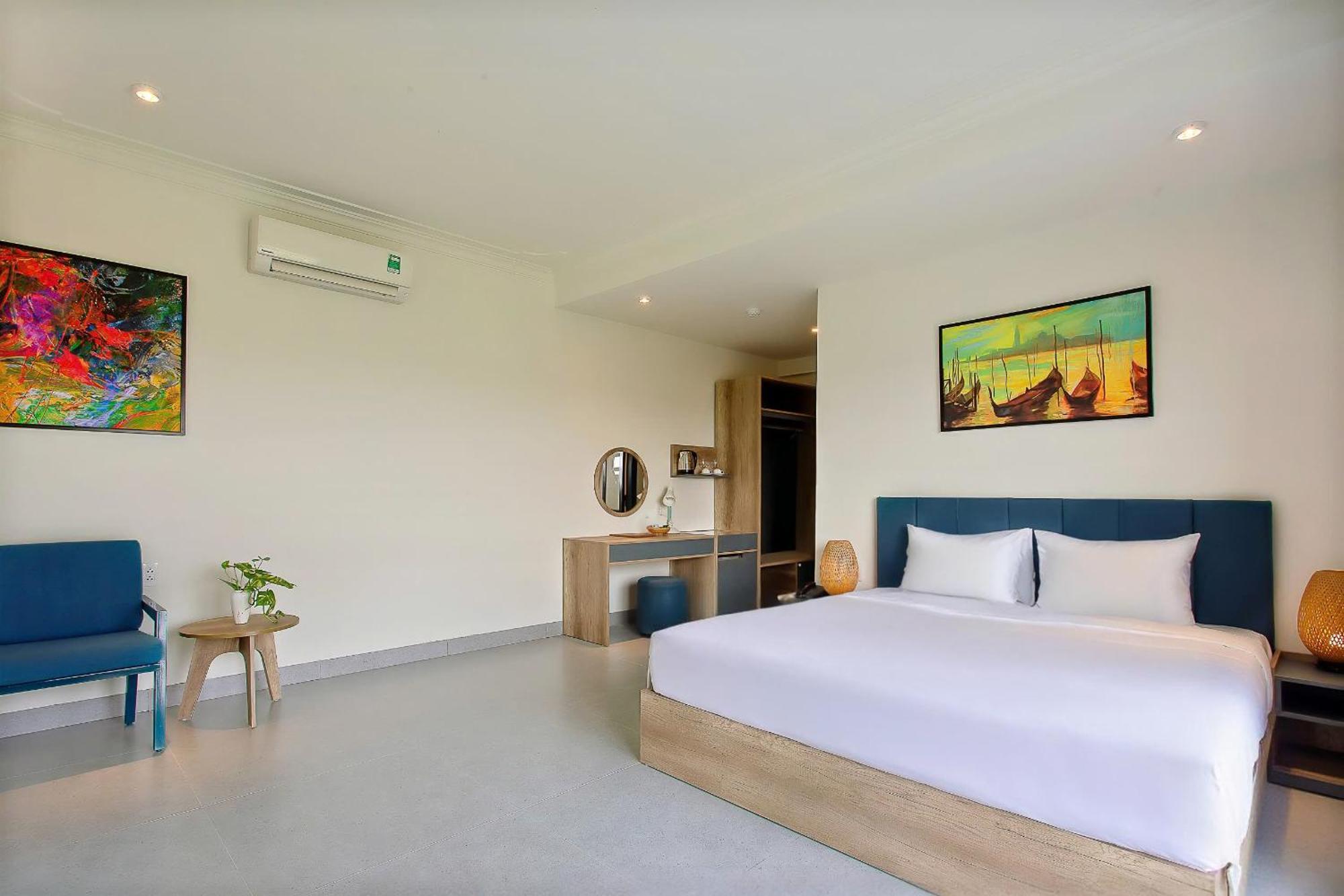 Hotel Aurora Riverside And Hoi An