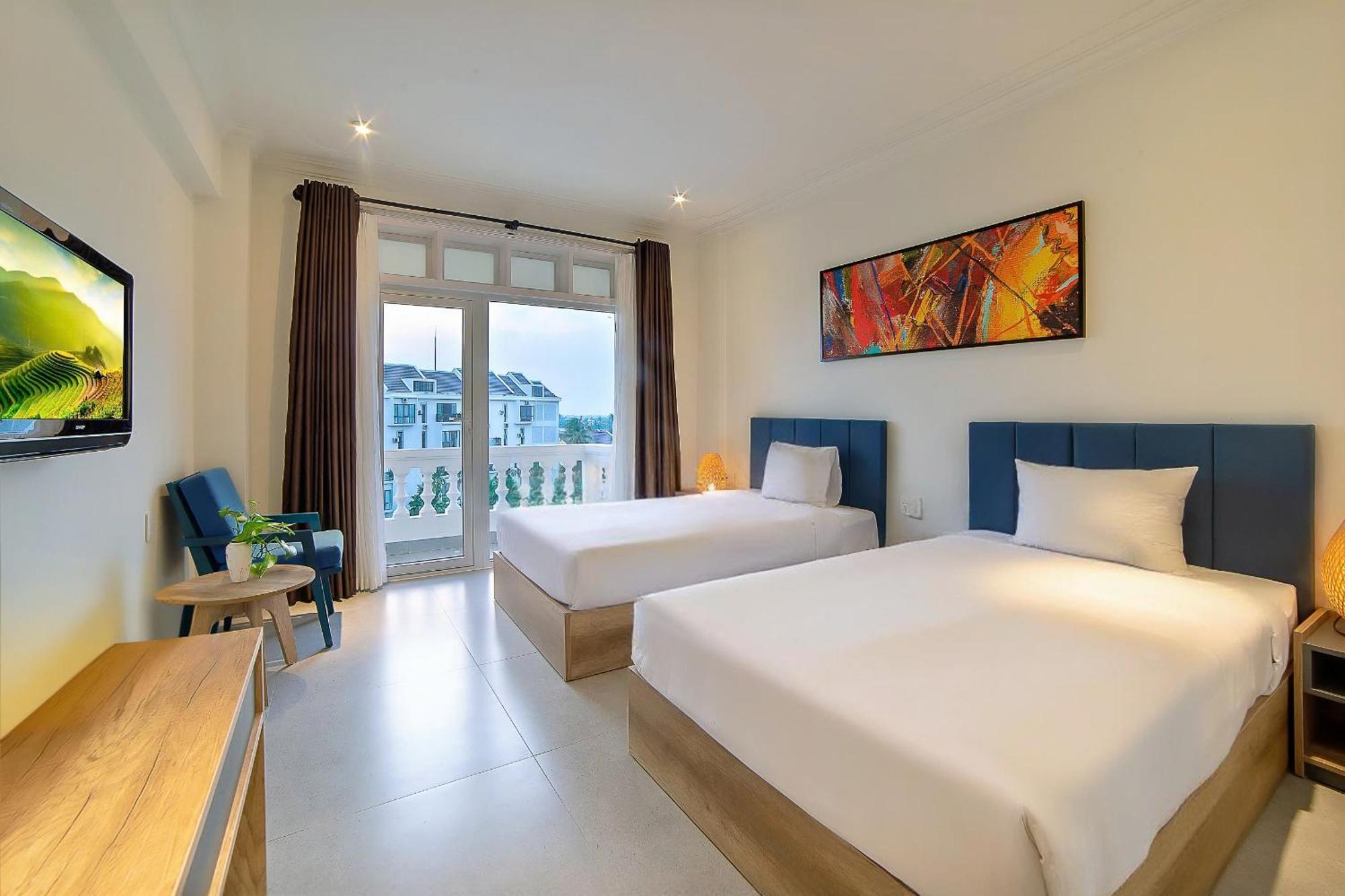Hotel Aurora Riverside And