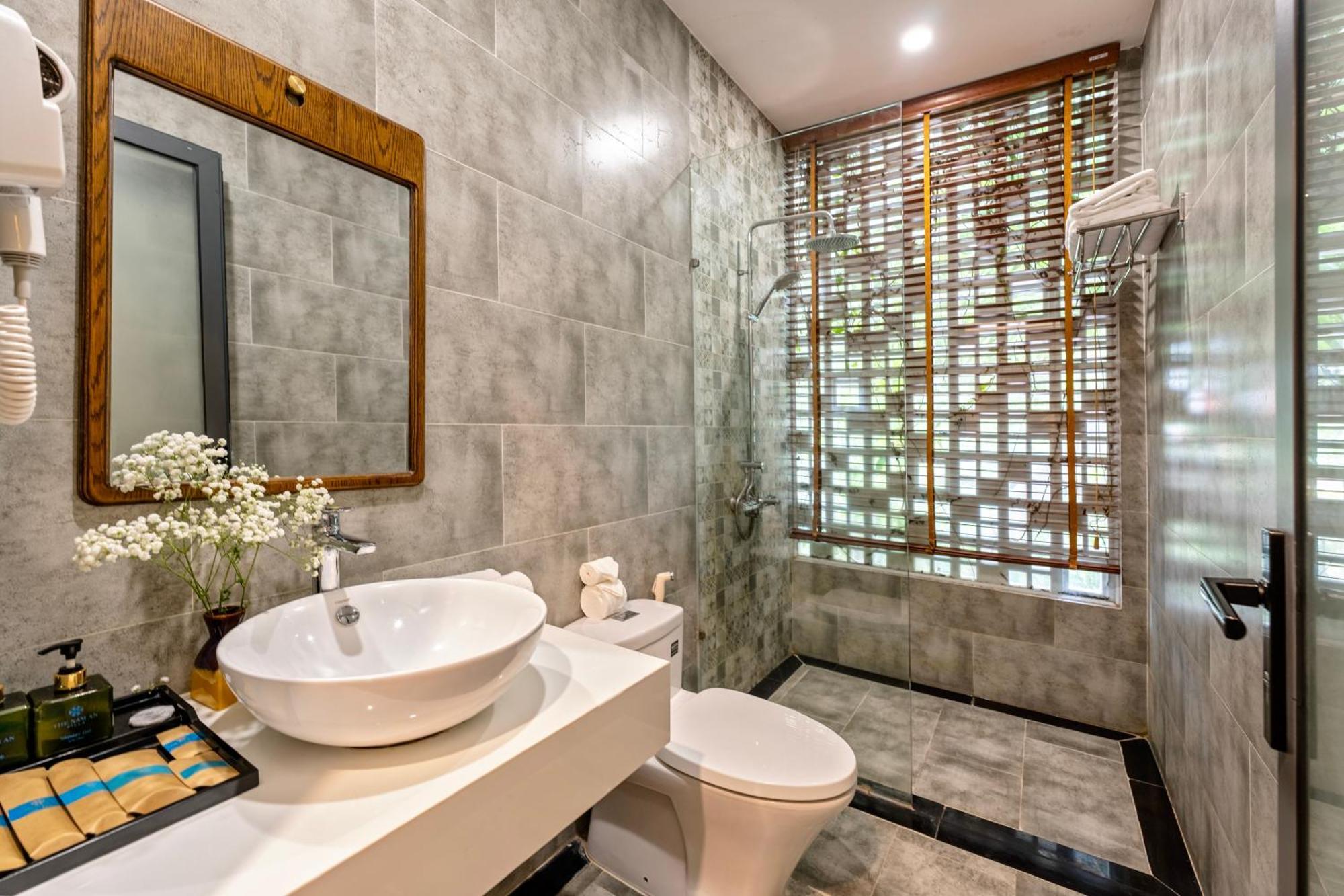 Khách sạn The Nam An 4*