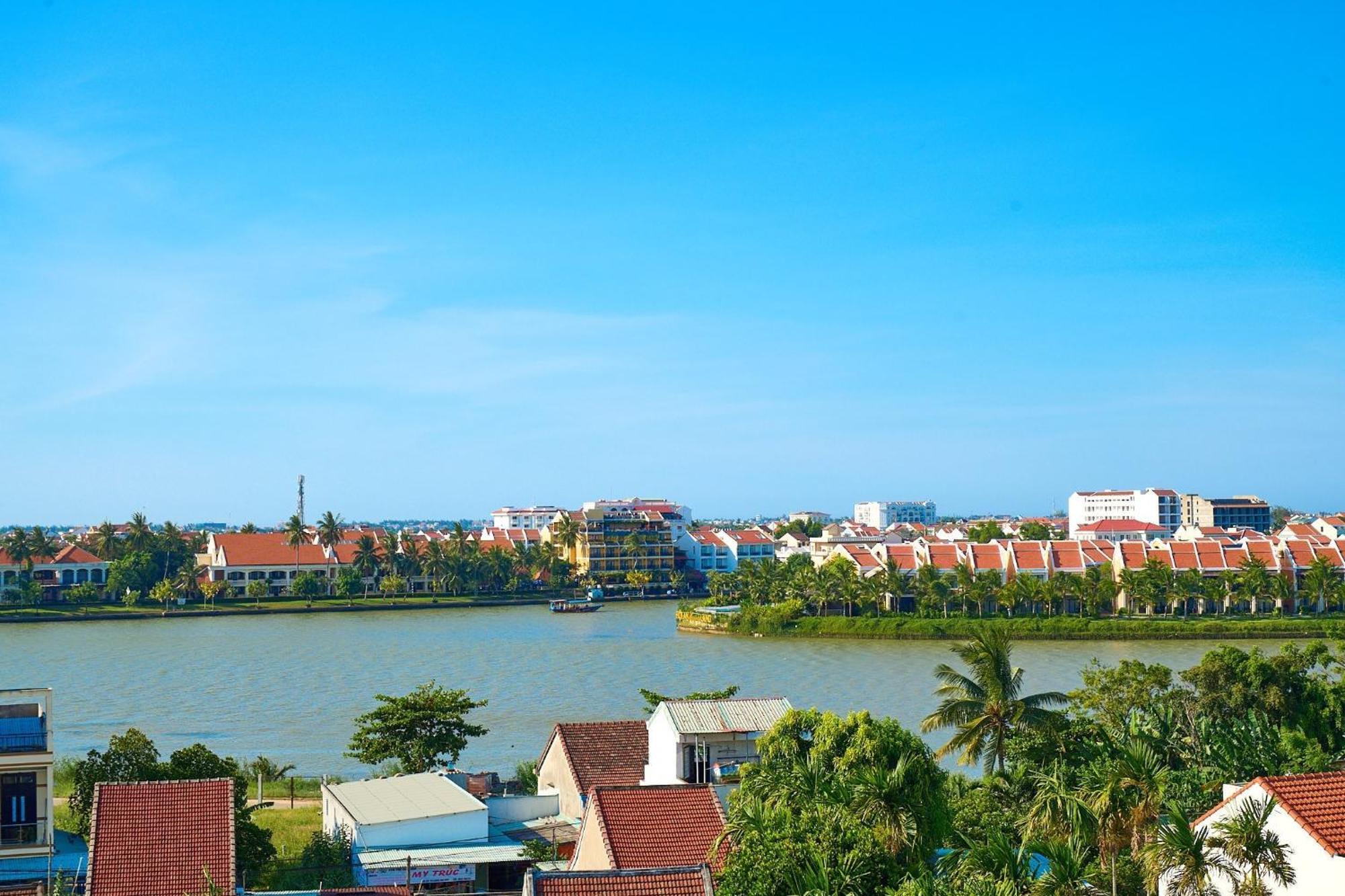 Khách sạn Legend Charm Boutique