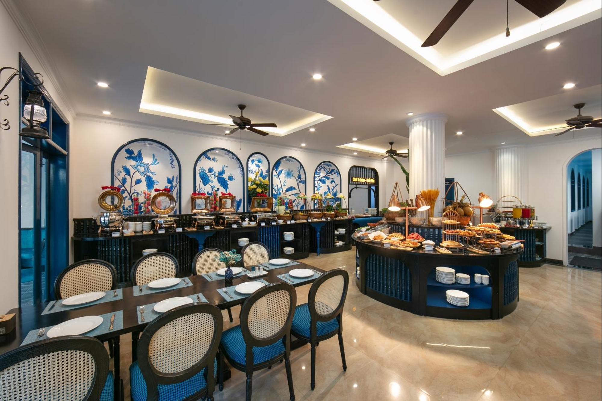 Hotel Silk River &