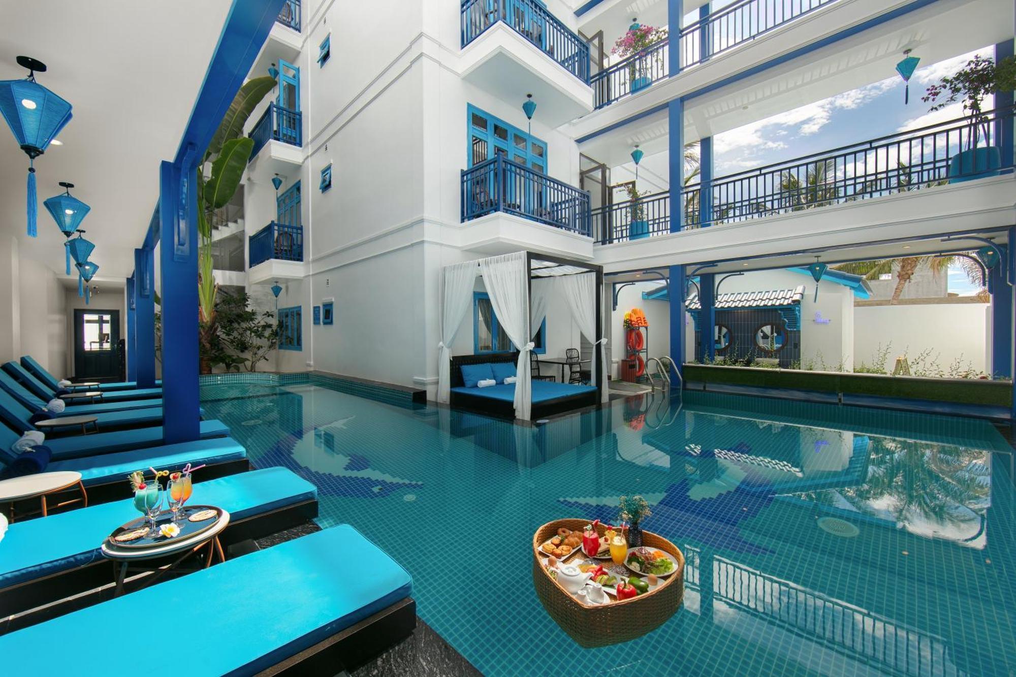 Silk River & Hotel
