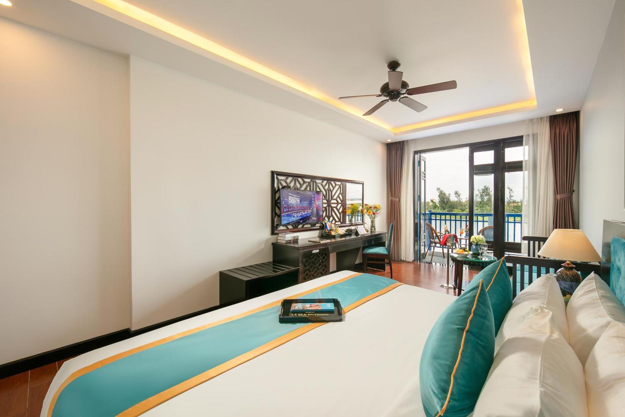 Silk River & Hotel