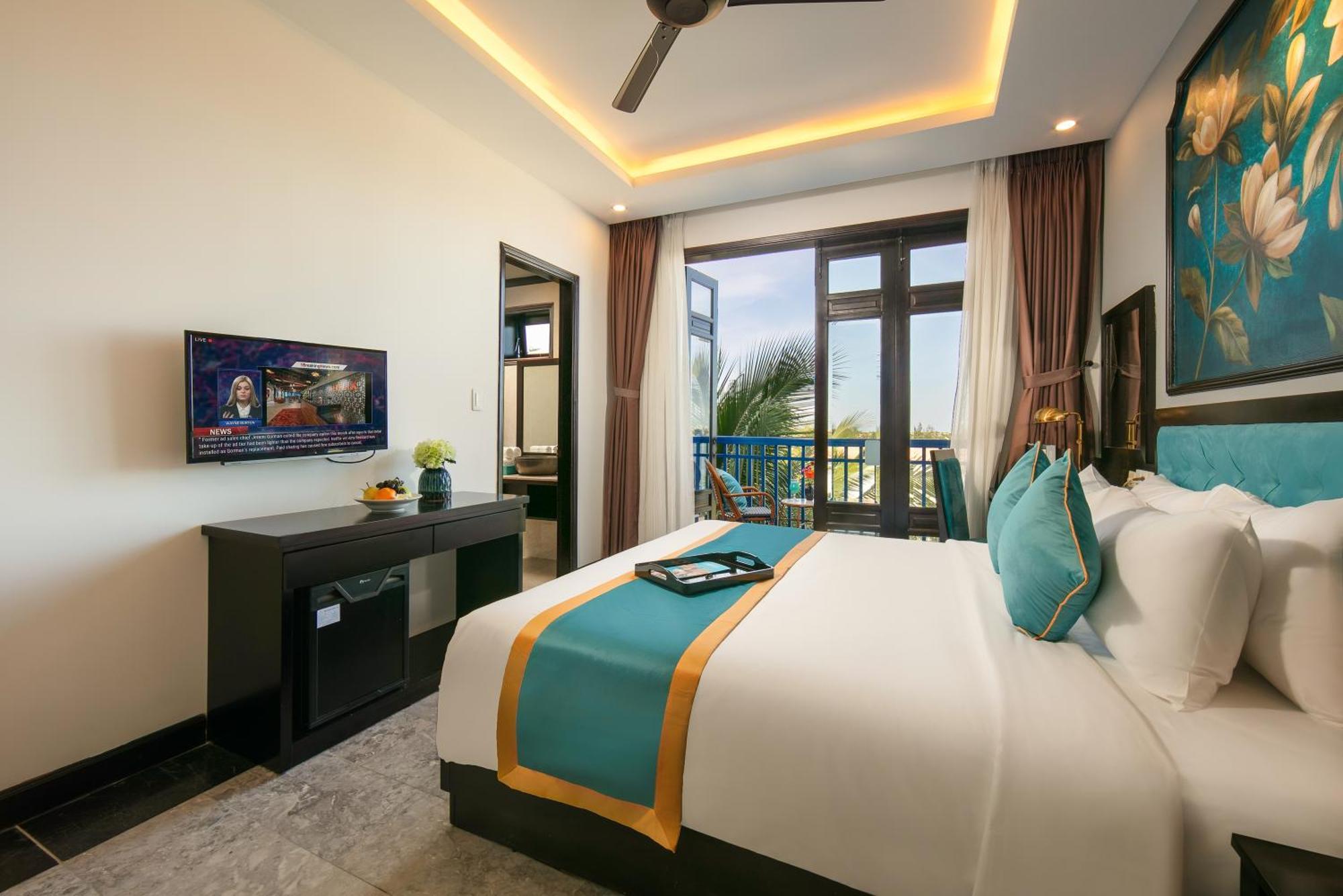 Hotel Silk River & 4*