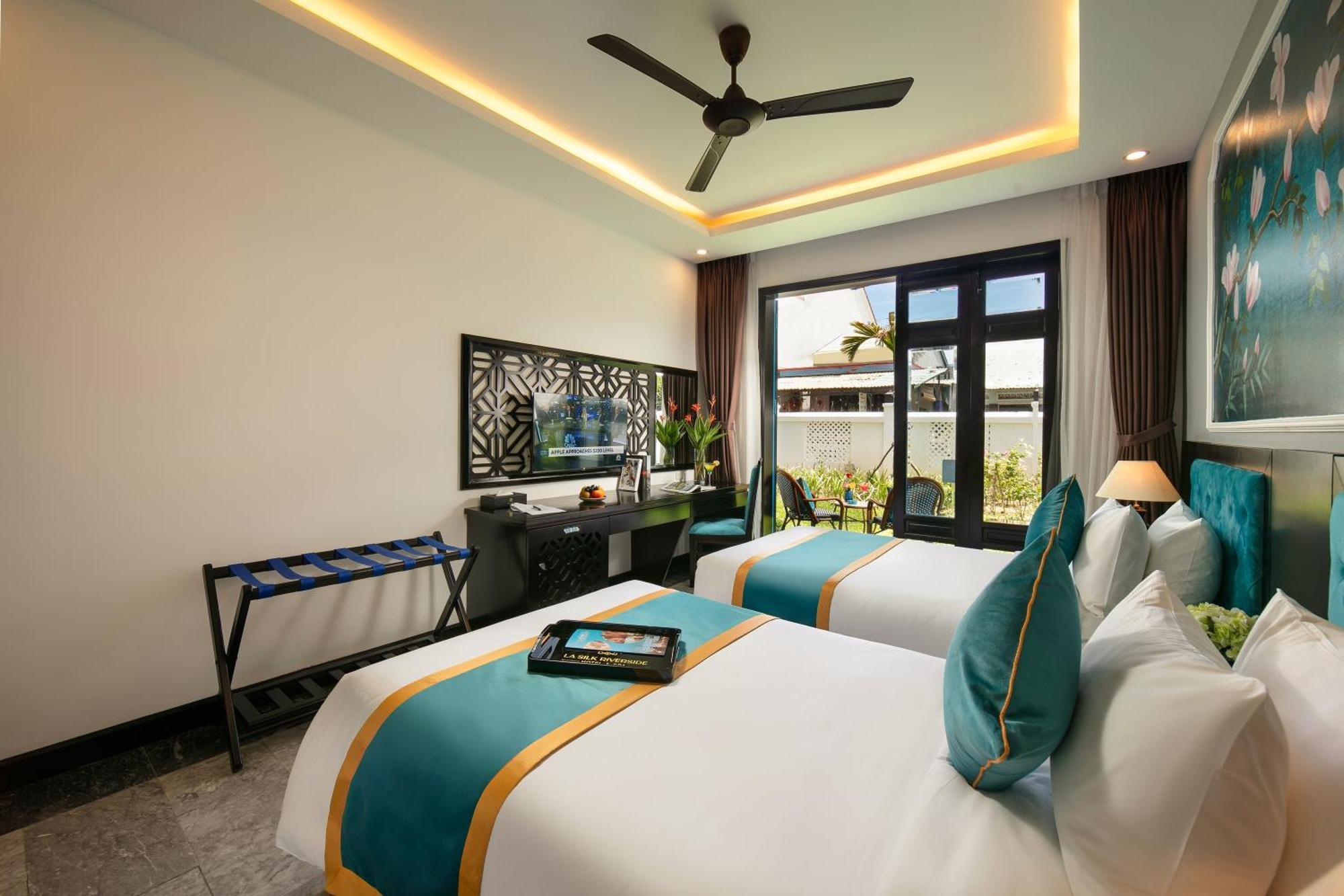 Hotel Silk River & 4*