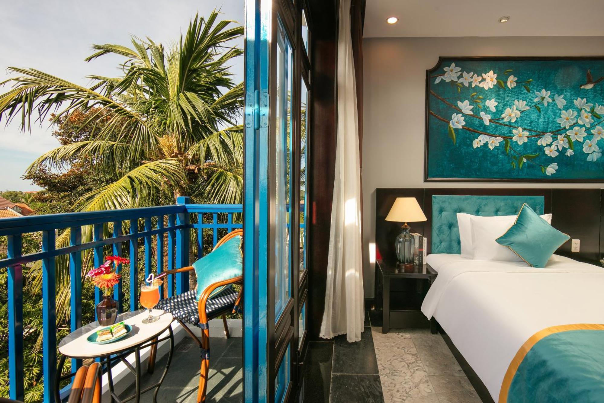 Hotel Silk River &