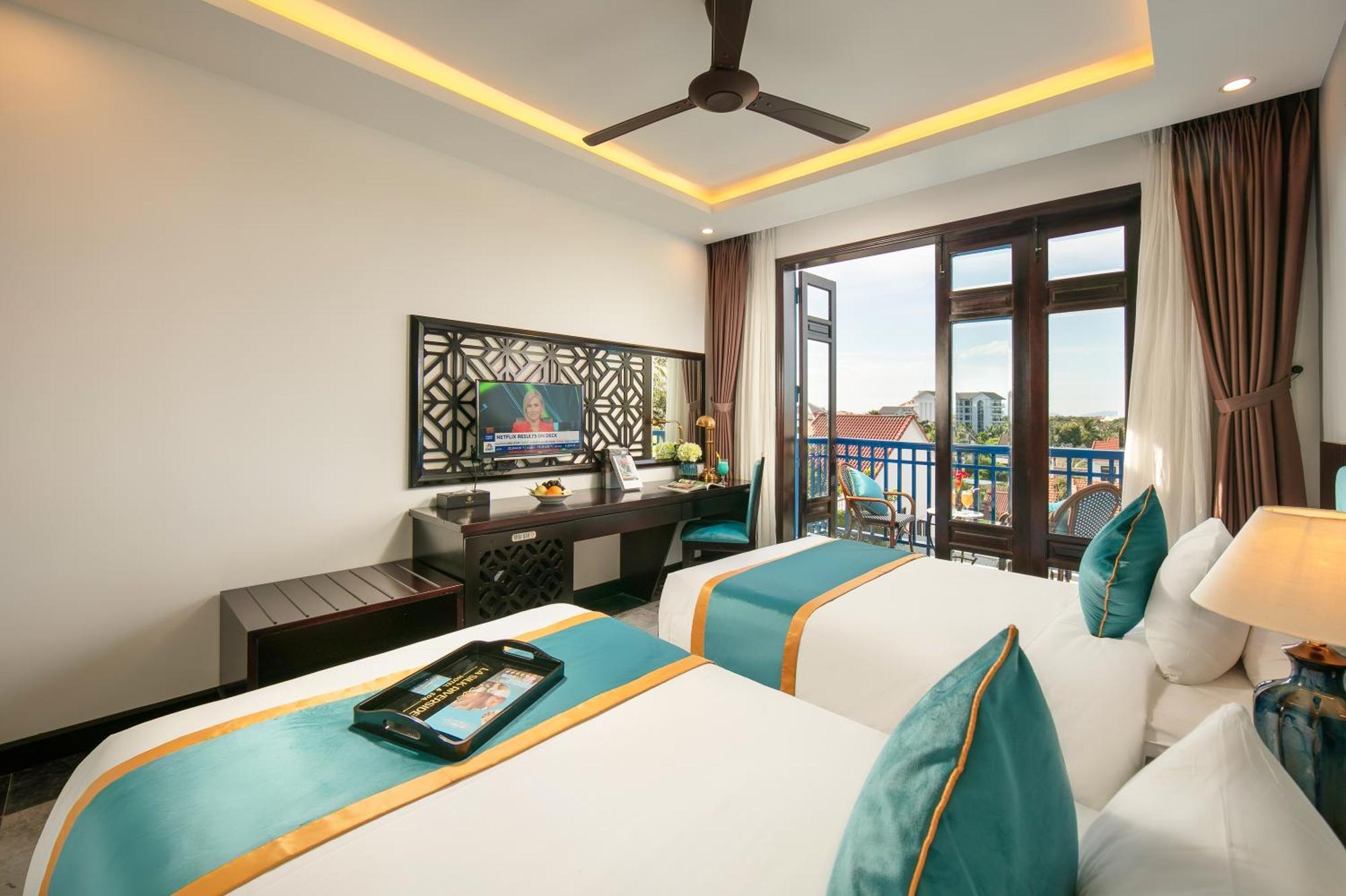 Silk River & 4*