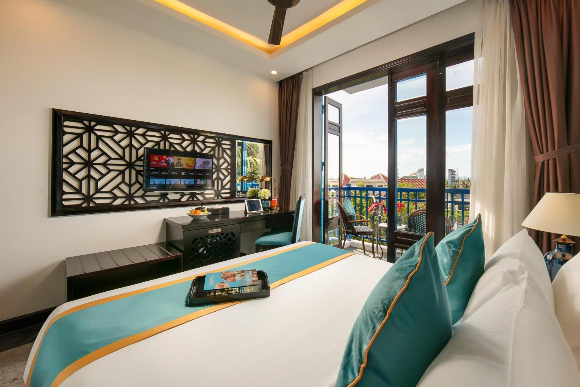 Silk River & 4*