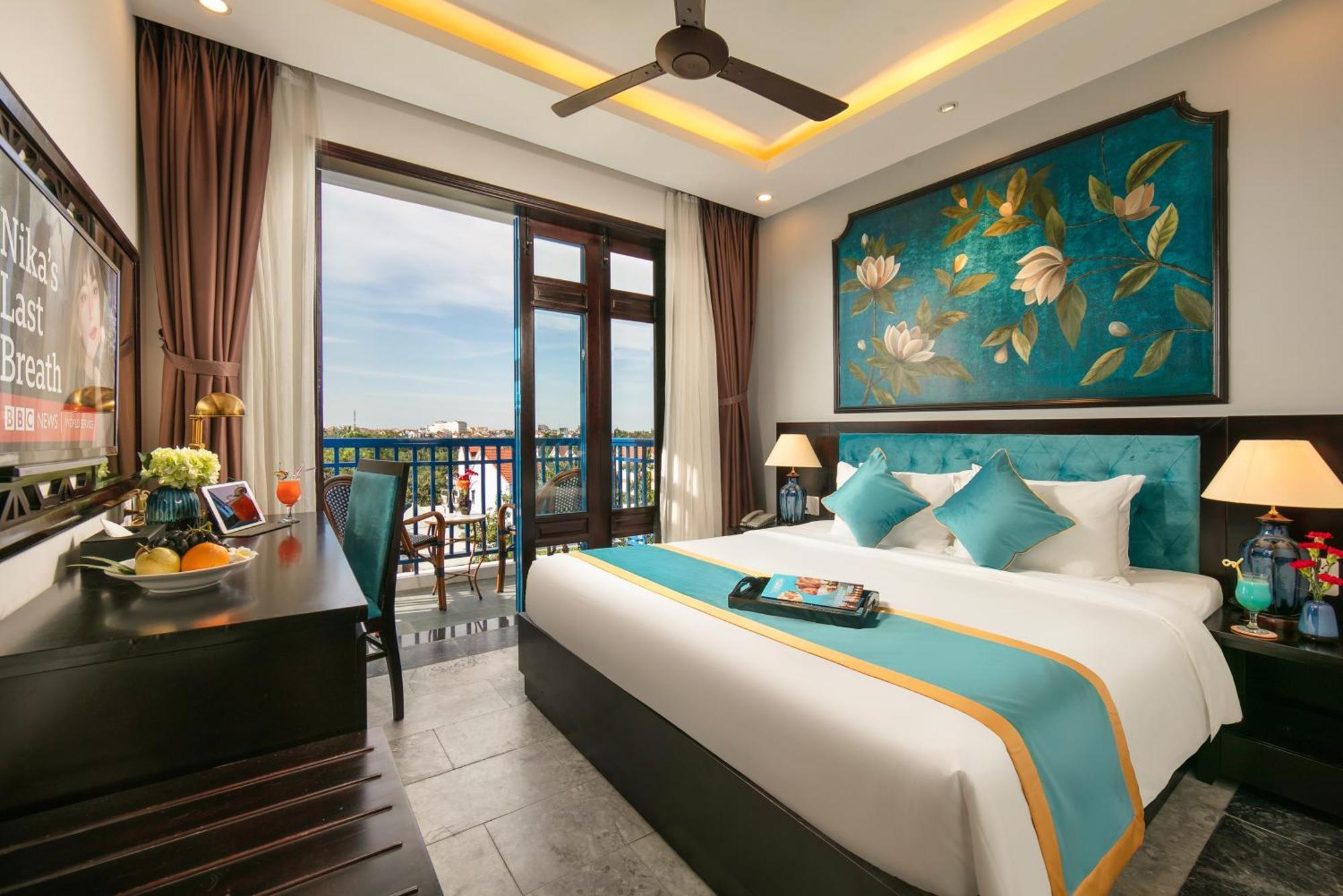 Hotel Silk River & 4*