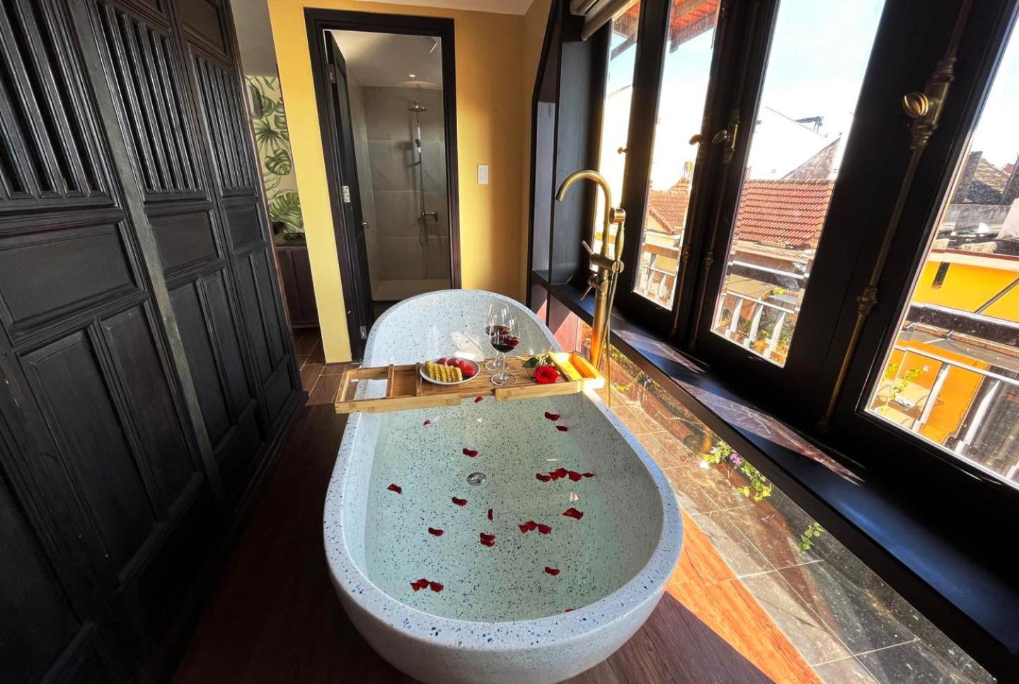 Hoianan Boutique