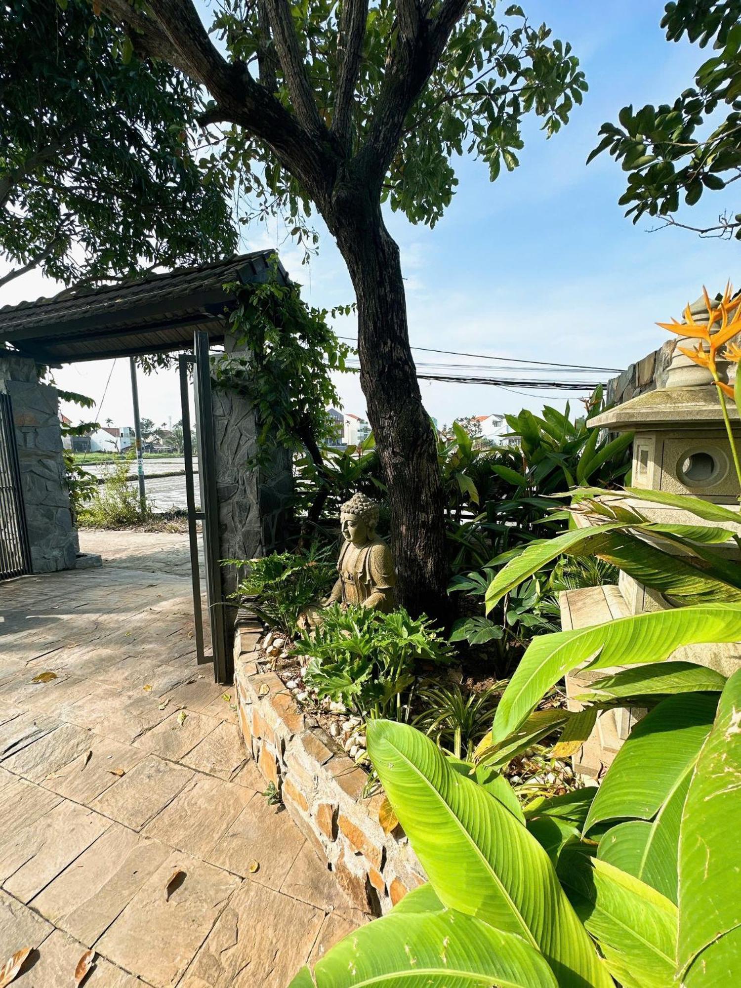 Manling Retreat Hotel 3*